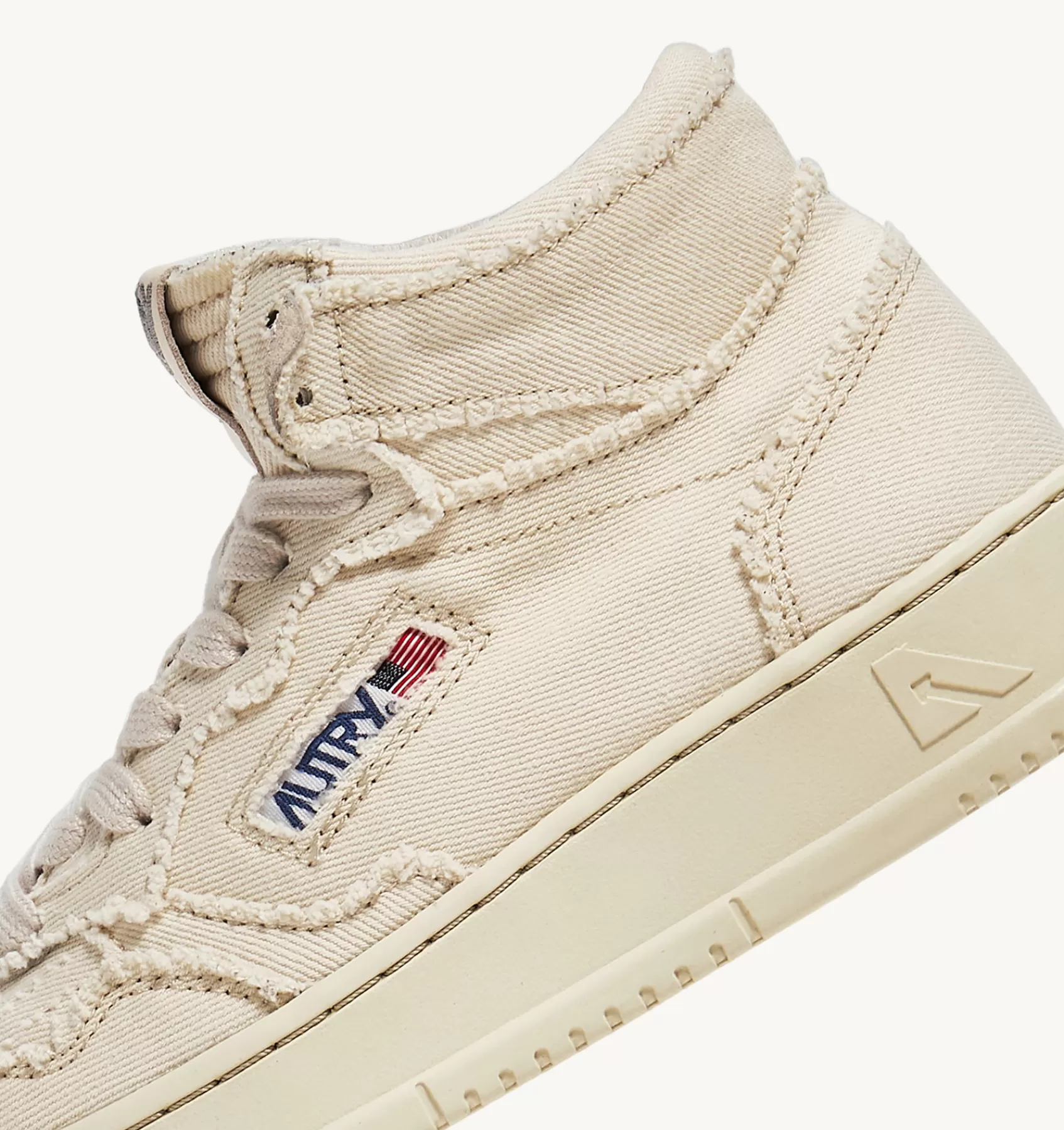 Frauen AUTRY Sneaker Medalist Mid Aus Denim In Elfenbeinfarbe