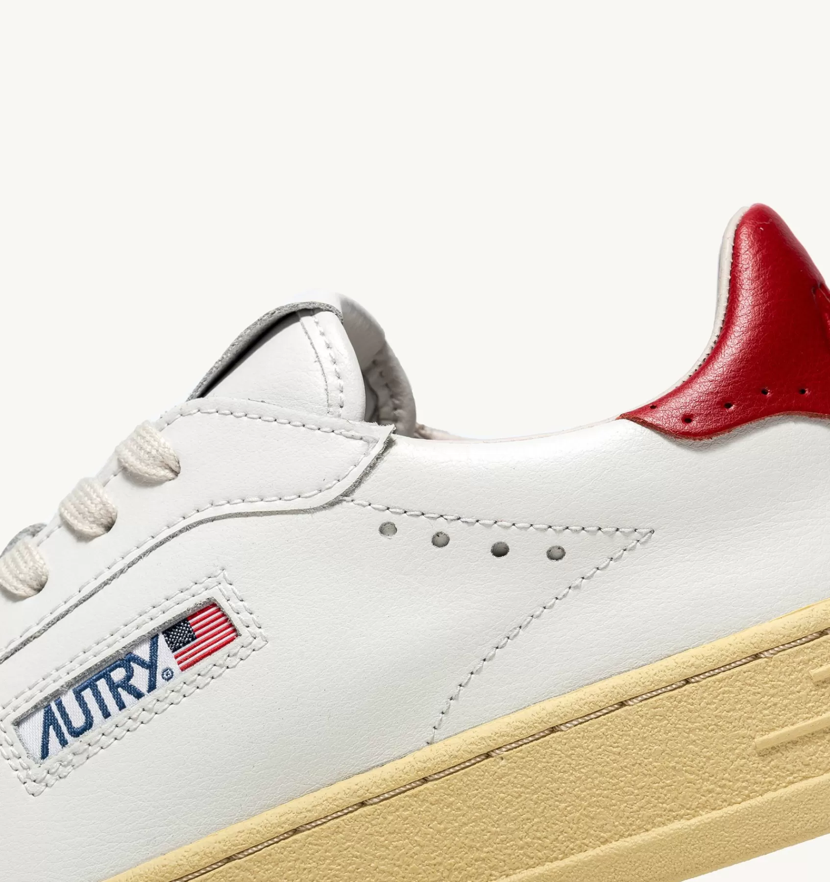 Männer AUTRY Sneakers Bob Lutz Low Aus Leder In Weiss Und Rot