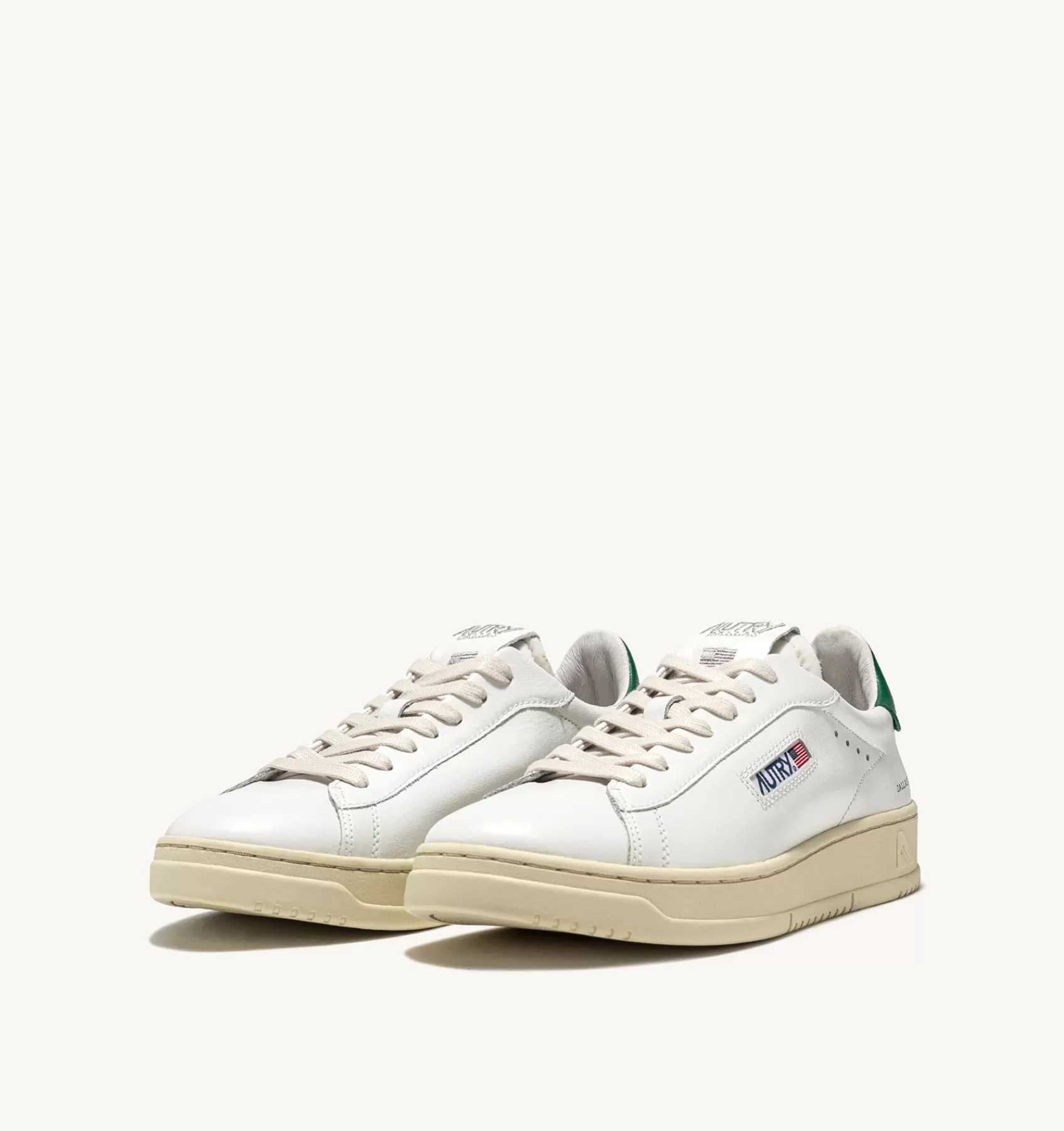 Frauen AUTRY Sneakers Dallas Low Aus Leder In Weiss Und Amazonasgrun