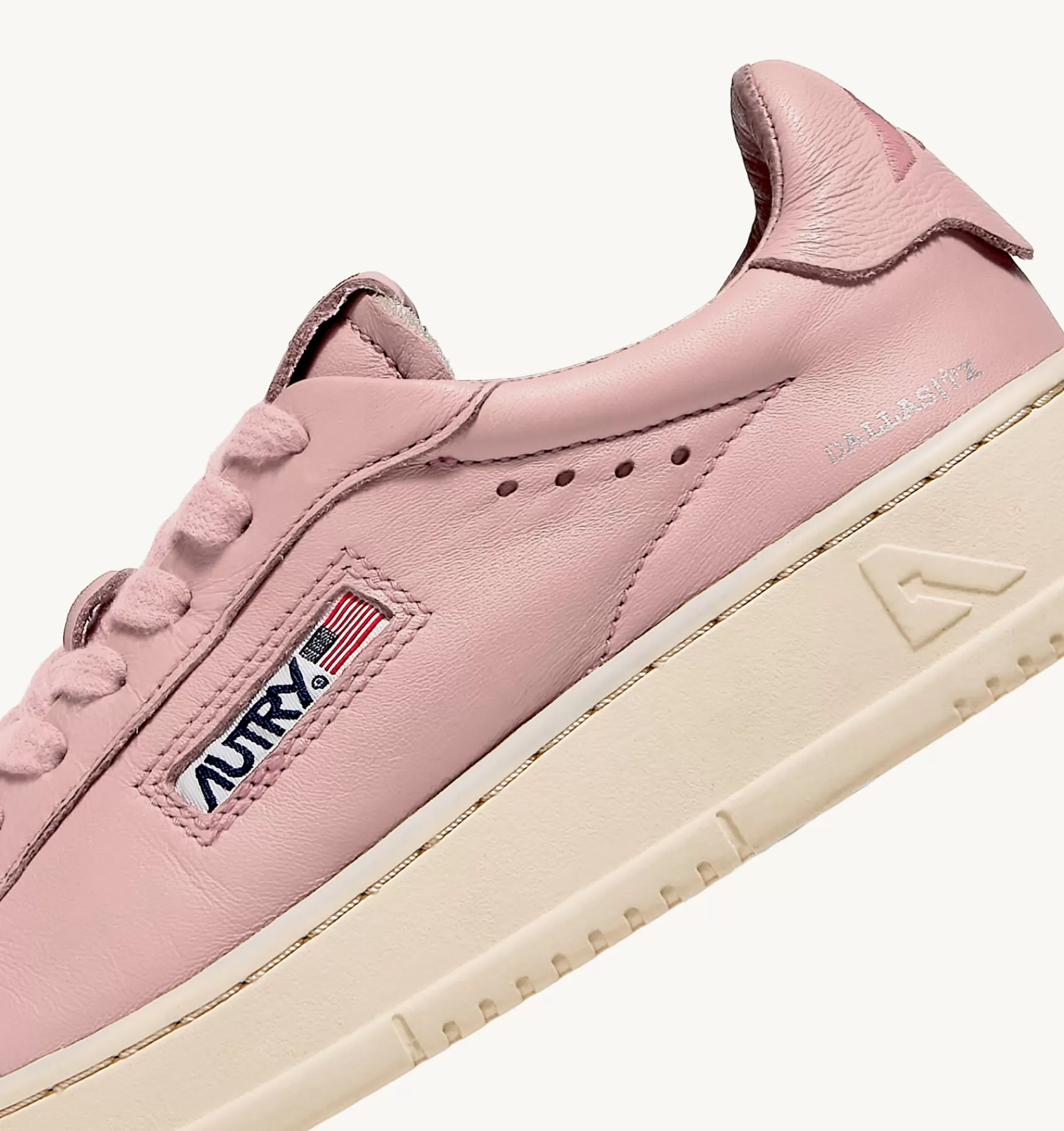 Frauen AUTRY Sneakers Dallas Low Aus Weichem Ziegenleder In Pfirsichfarbe