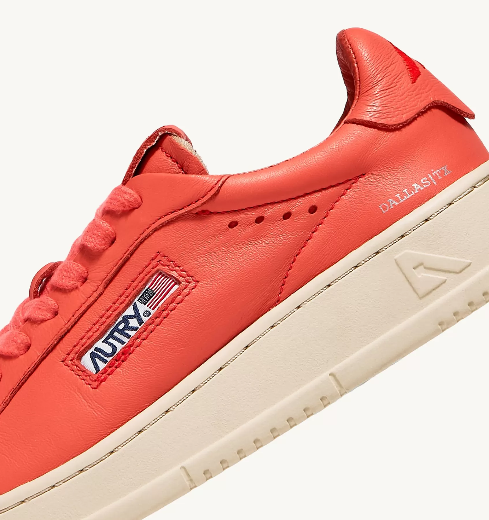 Frauen AUTRY Sneakers Dallas Low Aus Weichem Ziegenleder In Tangerine-Farbe