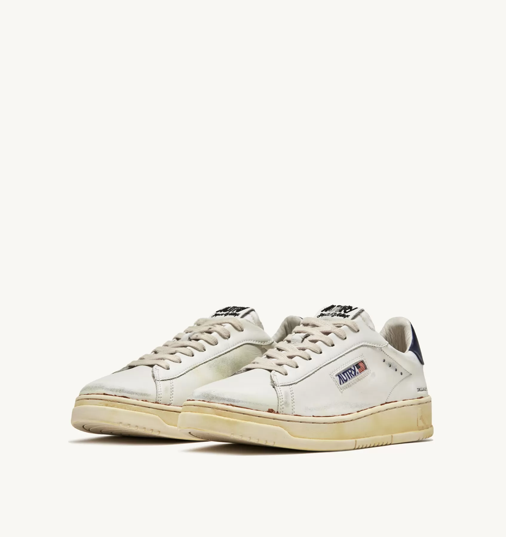 Männer AUTRY Sneakers Dallas Low Super Vintage Aus Leder In Weiss Blau