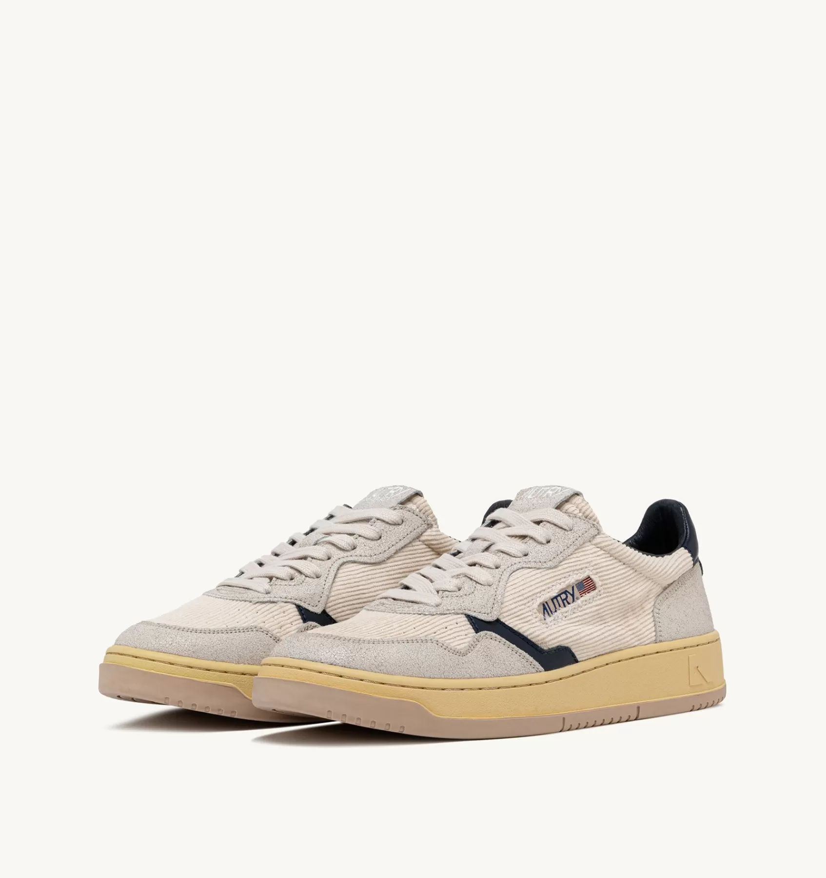 Männer AUTRY Sneakers Medalist Low Aus Kord Und Wildleder In Weiss Und Blau