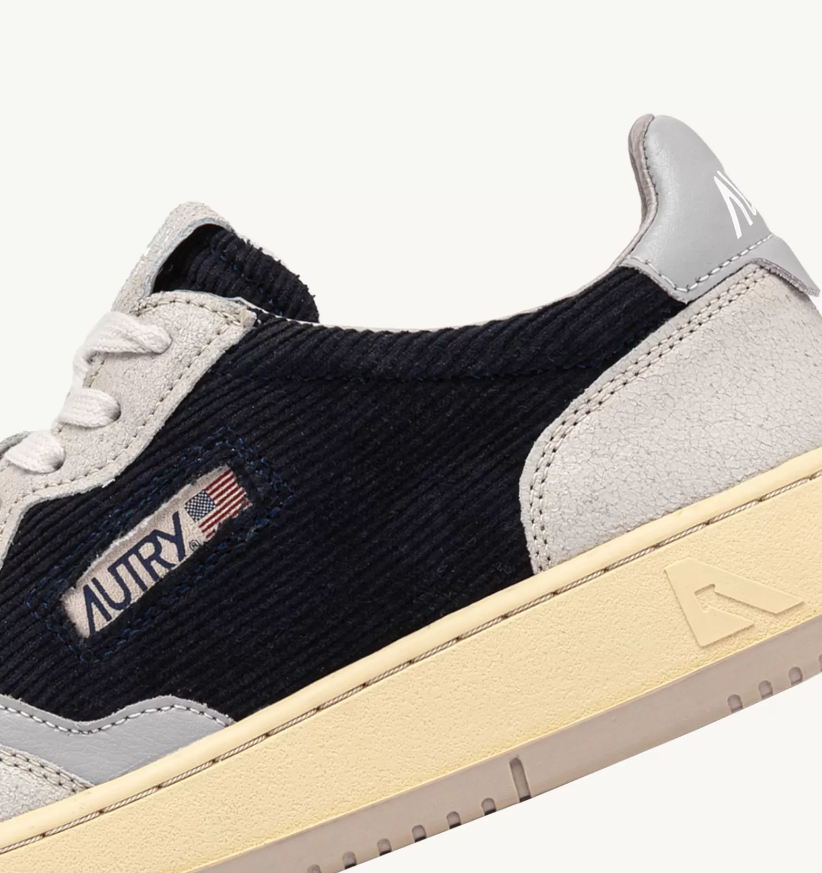 Männer AUTRY Sneakers Medalist Low Aus Leder In Grau Und Cord In Blau
