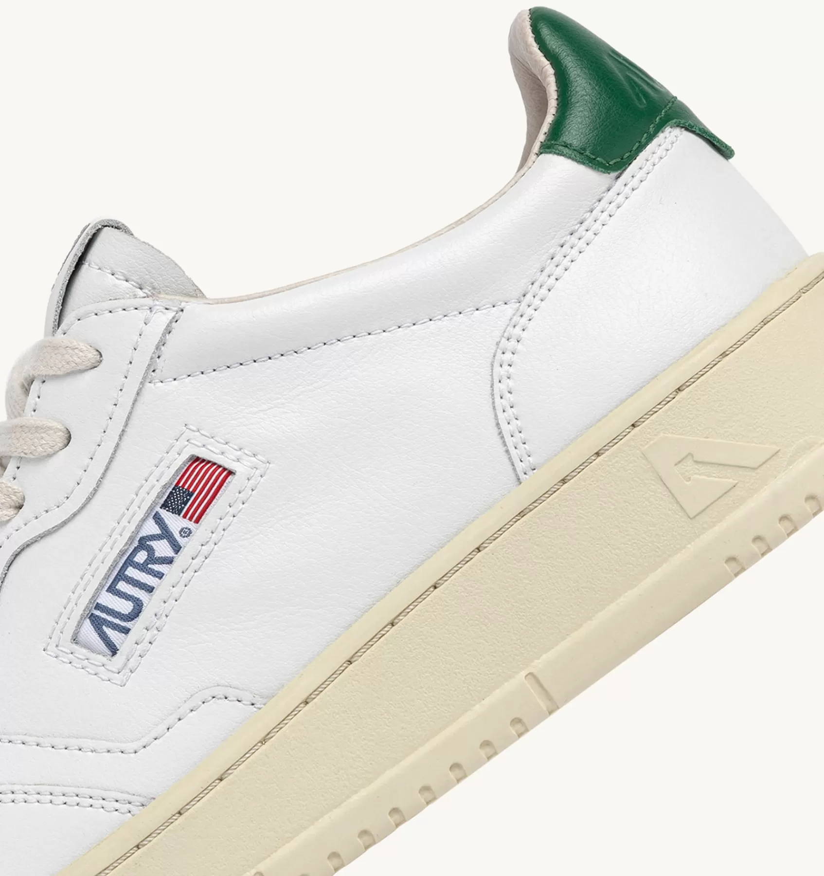 Männer AUTRY Sneakers Medalist Low Aus Leder In Weiss Und Amazonasgrun