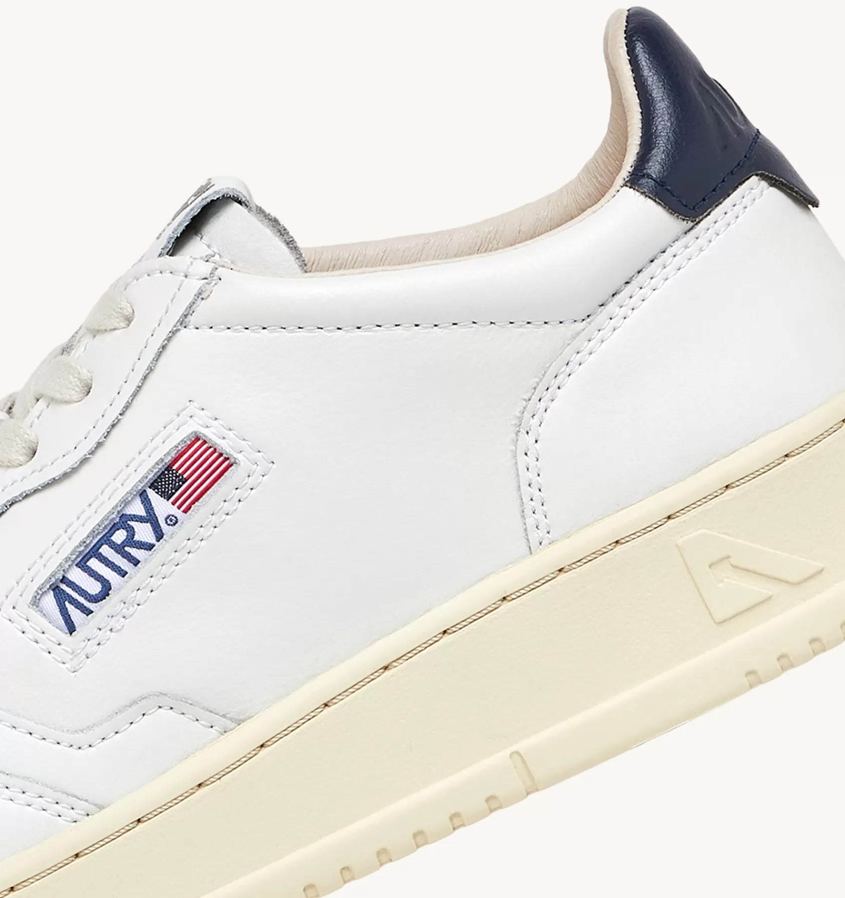 Männer AUTRY Sneakers Medalist Low Aus Leder In Weiss Und Blau