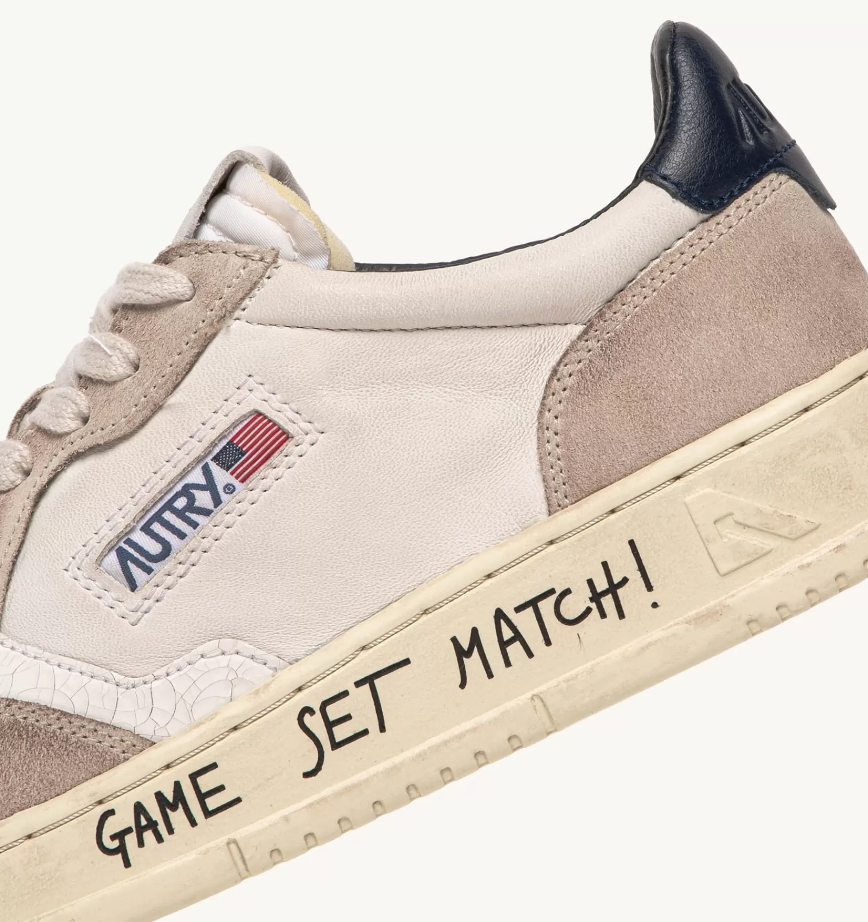Männer AUTRY Sneakers Medalist Low Aus Leder In Weiss Und Blau Und Wildleder In Beige