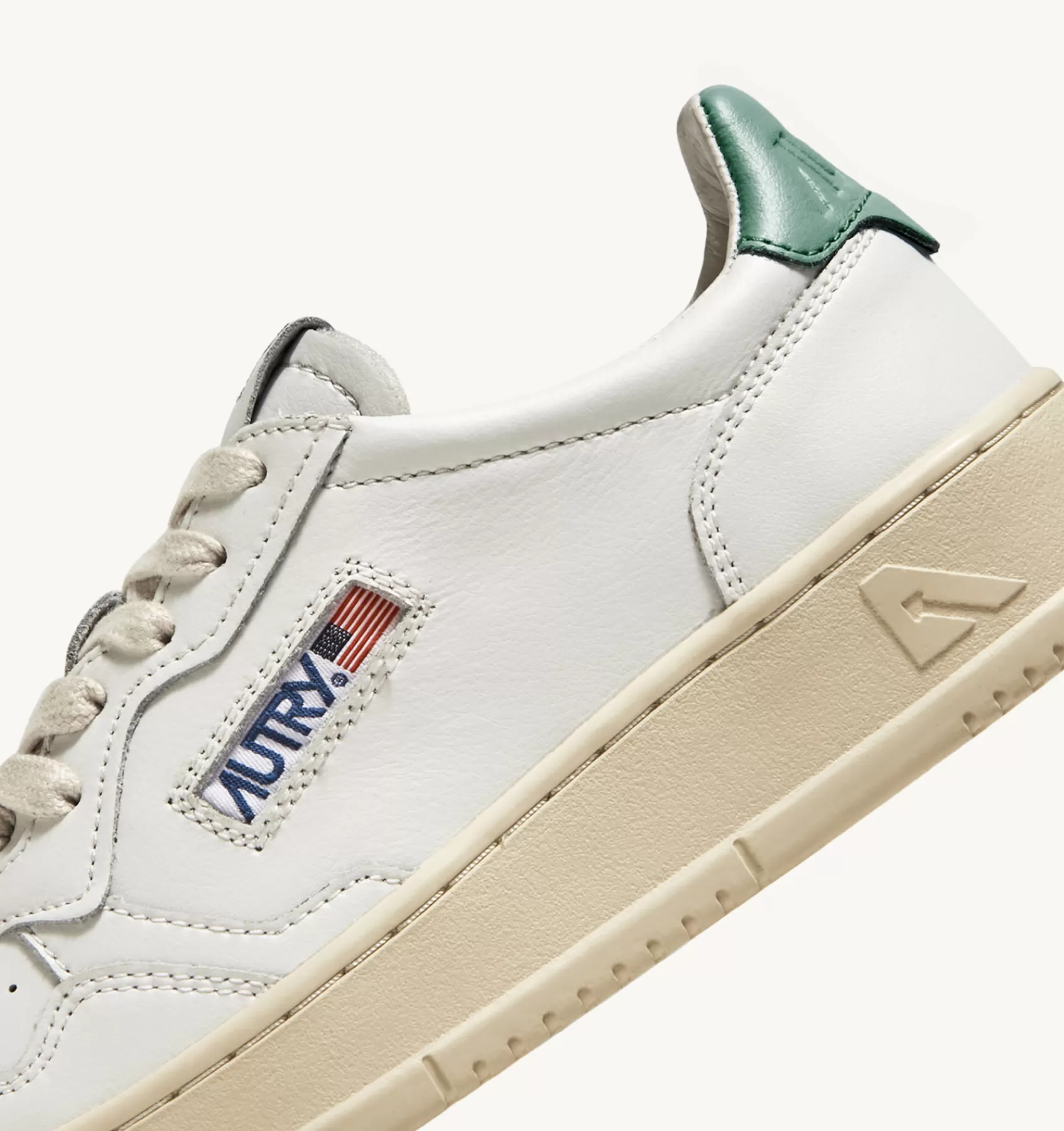 Frauen AUTRY Sneakers Medalist Low Aus Leder In Weiss Und Malachi