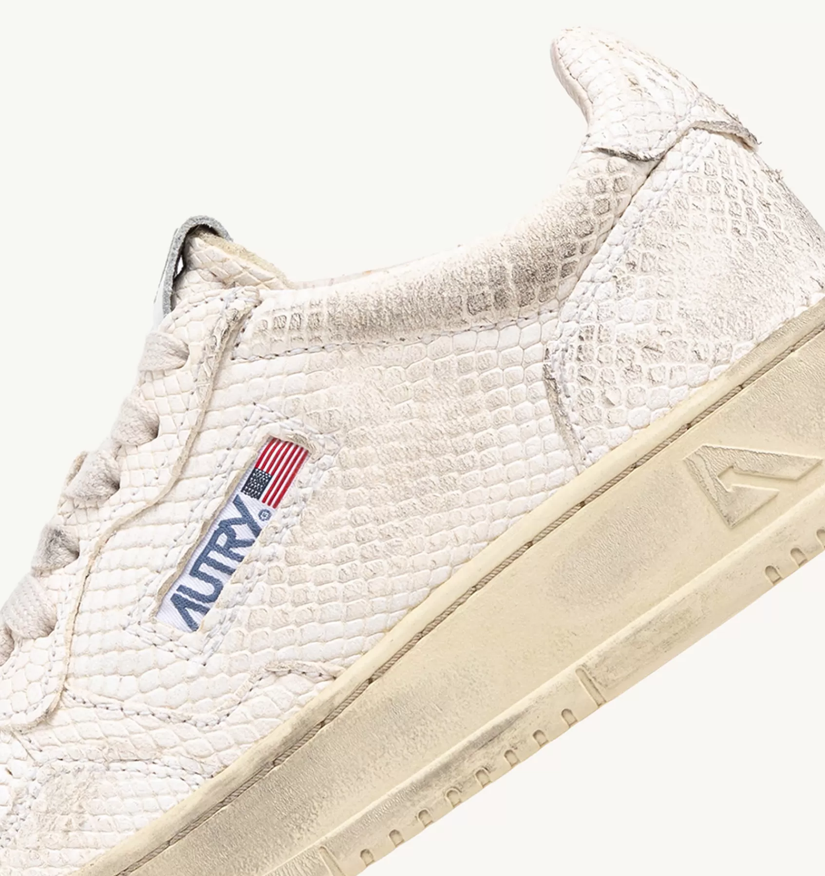 Frauen AUTRY Sneakers Medalist Low Aus Leder Mit Schlangenoptik In Weiss