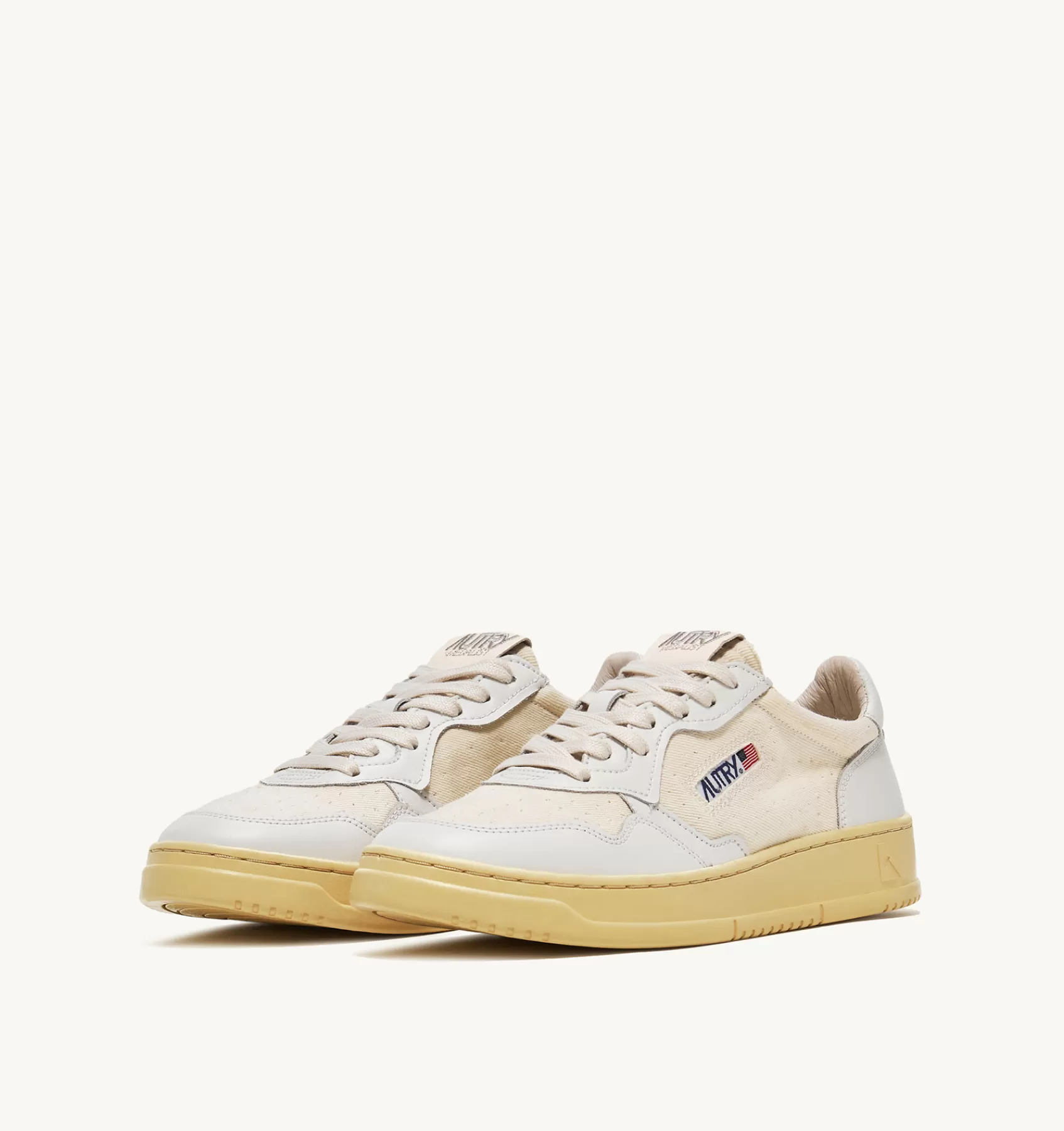 Frauen AUTRY Sneakers Medalist Low Aus Leder Und Canvas In Weiss