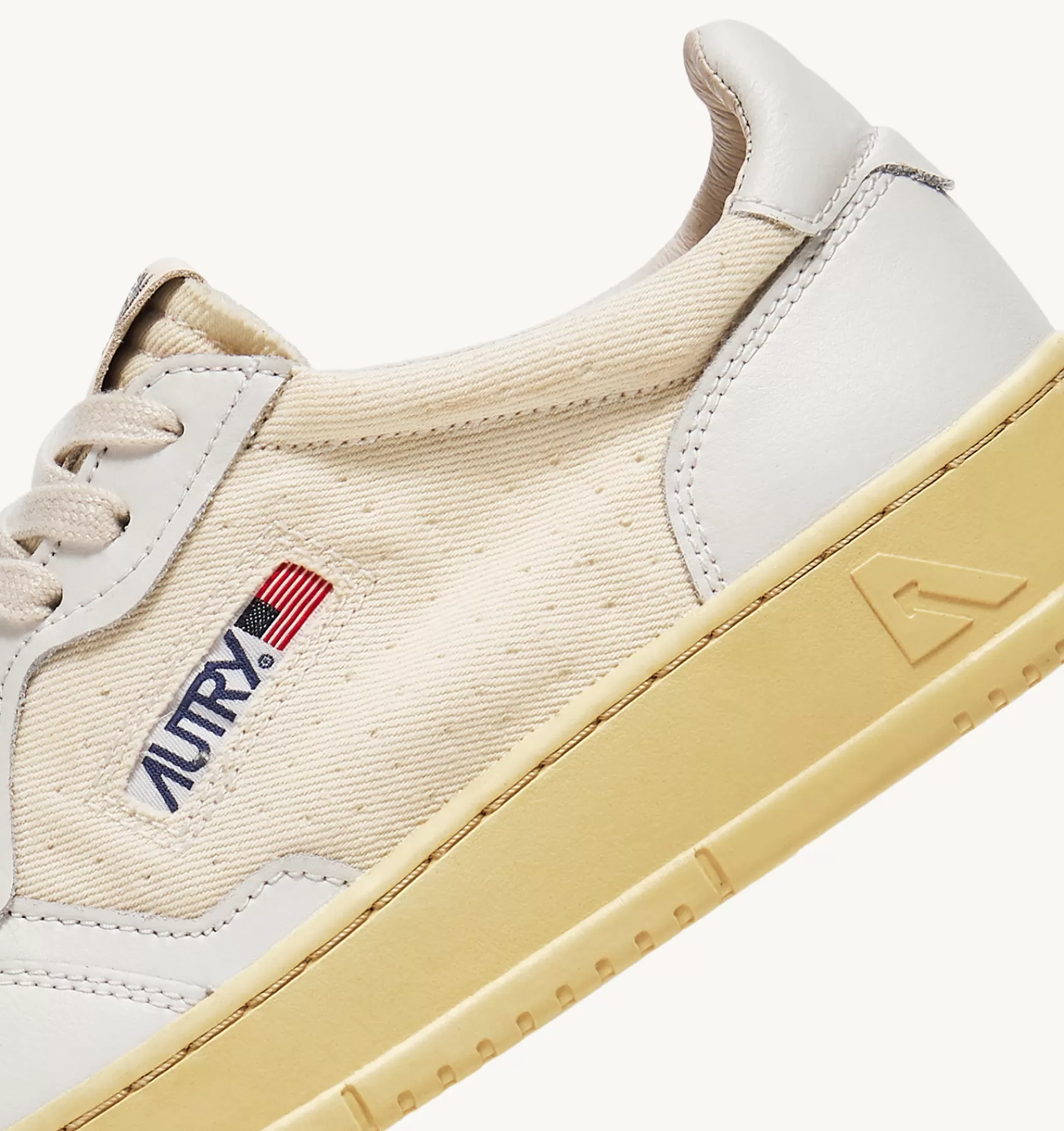 Frauen AUTRY Sneakers Medalist Low Aus Leder Und Canvas In Weiss
