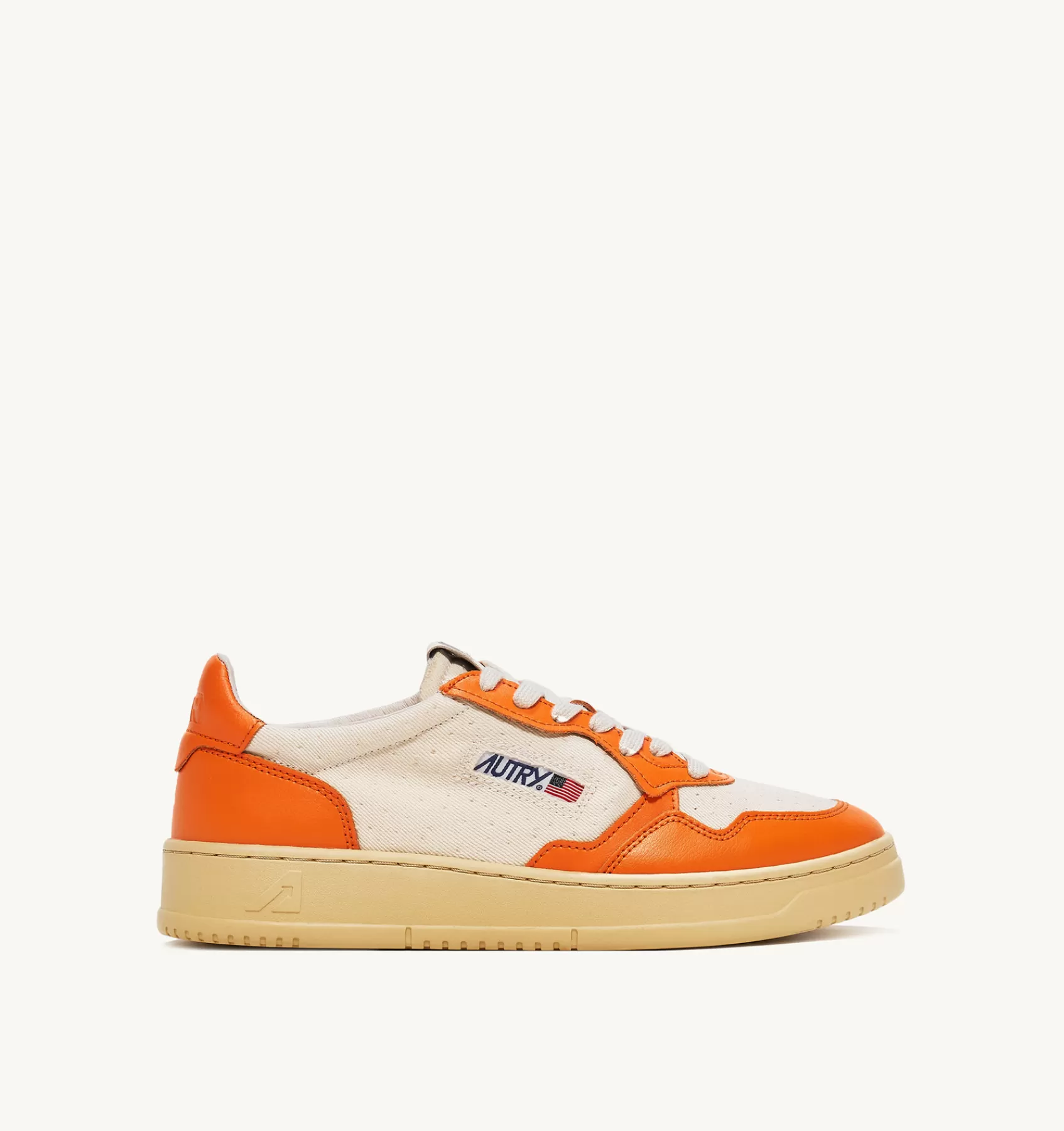 Frauen AUTRY Sneakers Medalist Low Aus Leder Und Canvas In Weiss Und Orange