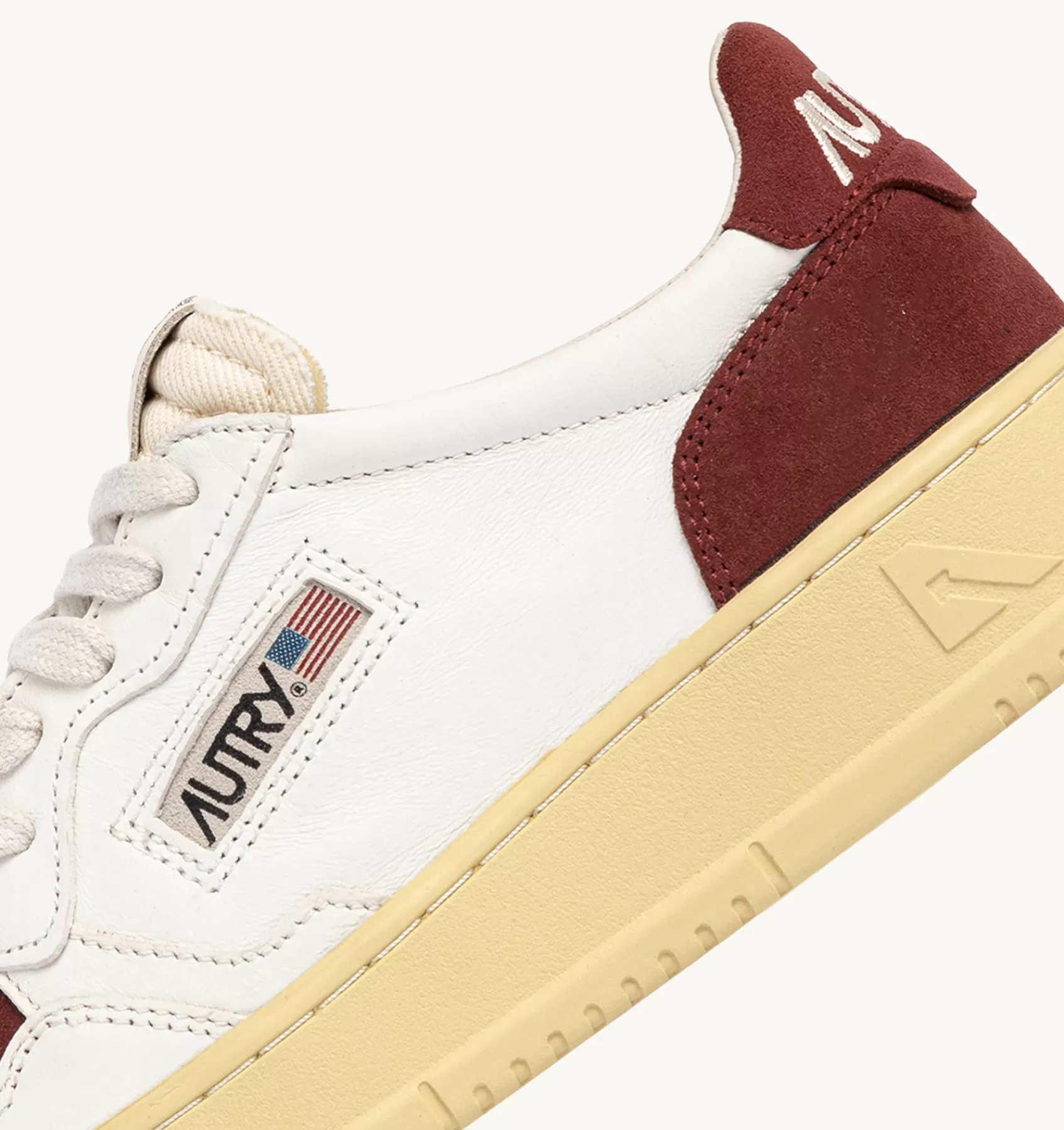 Frauen AUTRY Sneakers Medalist Low Aus Leder Und Wildleder In Weiss Und Bordeaux