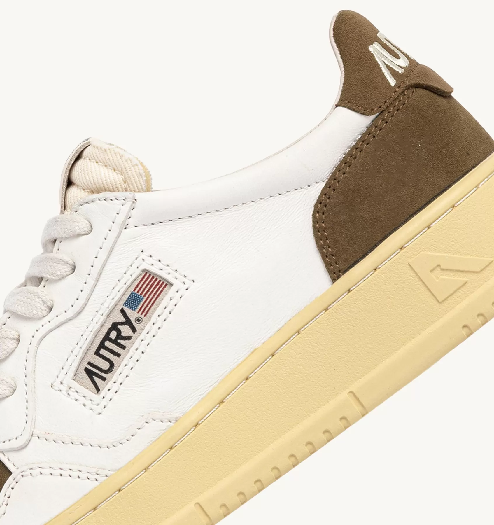 Frauen AUTRY Sneakers Medalist Low Aus Leder Und Wildleder In Weiss Und Braun