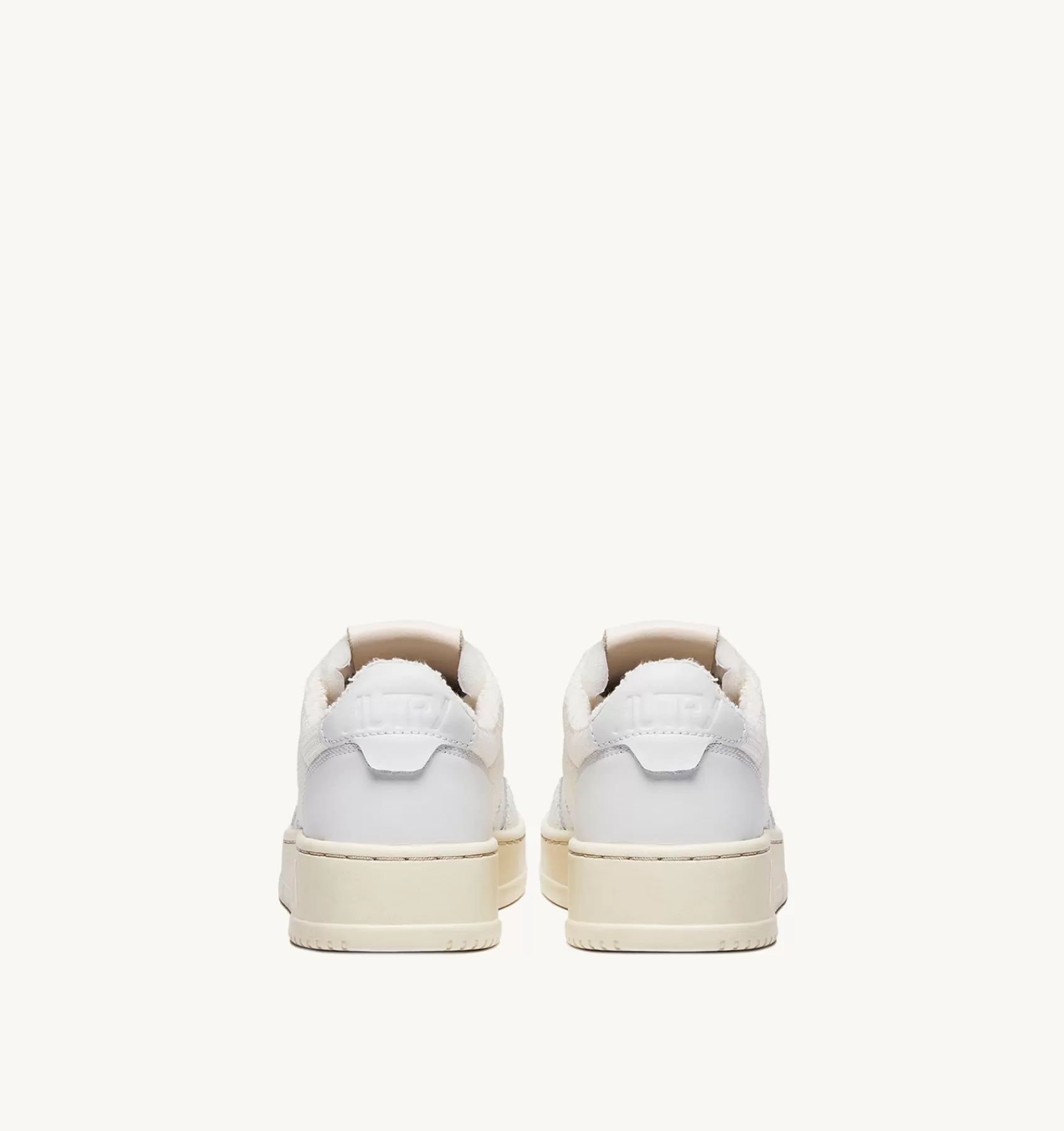 Frauen AUTRY Sneakers Medalist Low Aus Sponge Und Dragon-Effekt In Elfenbeinfarbe