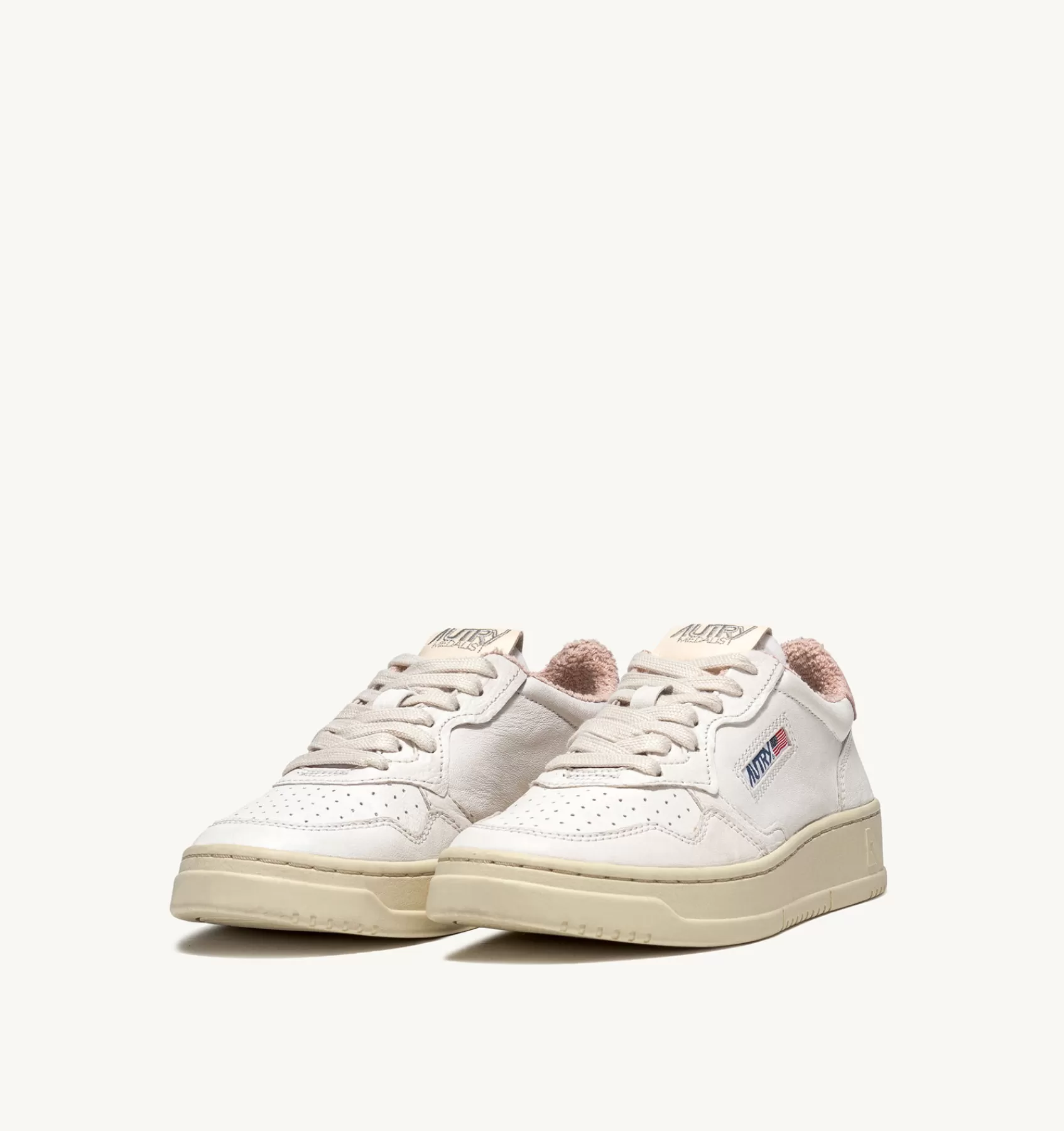 Frauen AUTRY Sneakers Medalist Low Aus Weichem Ziegenleder Und Sponge In Weiss Und Powder