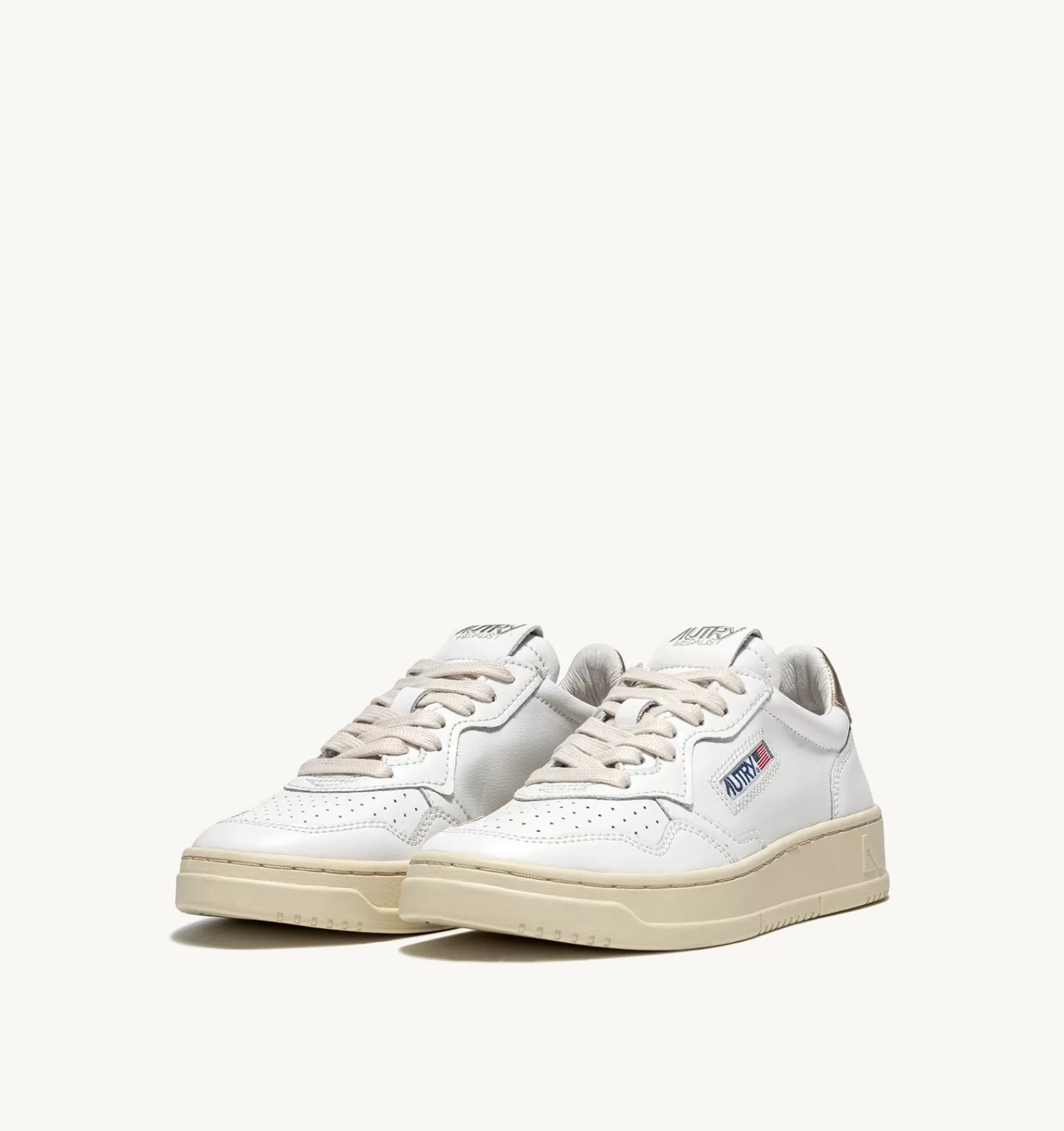 Frauen AUTRY Sneakers Medalist Low Aus Weissem Leder Mit Gold