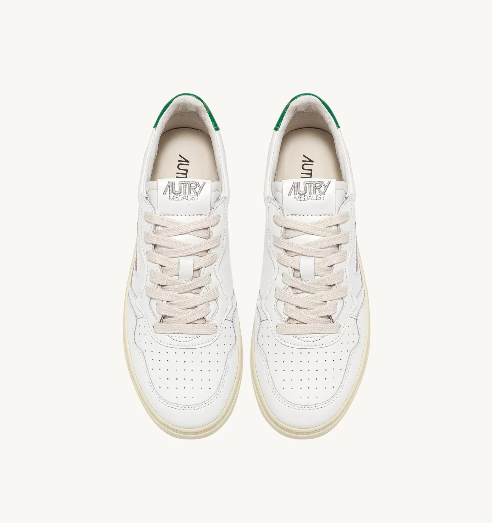 Frauen AUTRY Sneakers Medalist Low Aus Weissem Leder Mit Grun