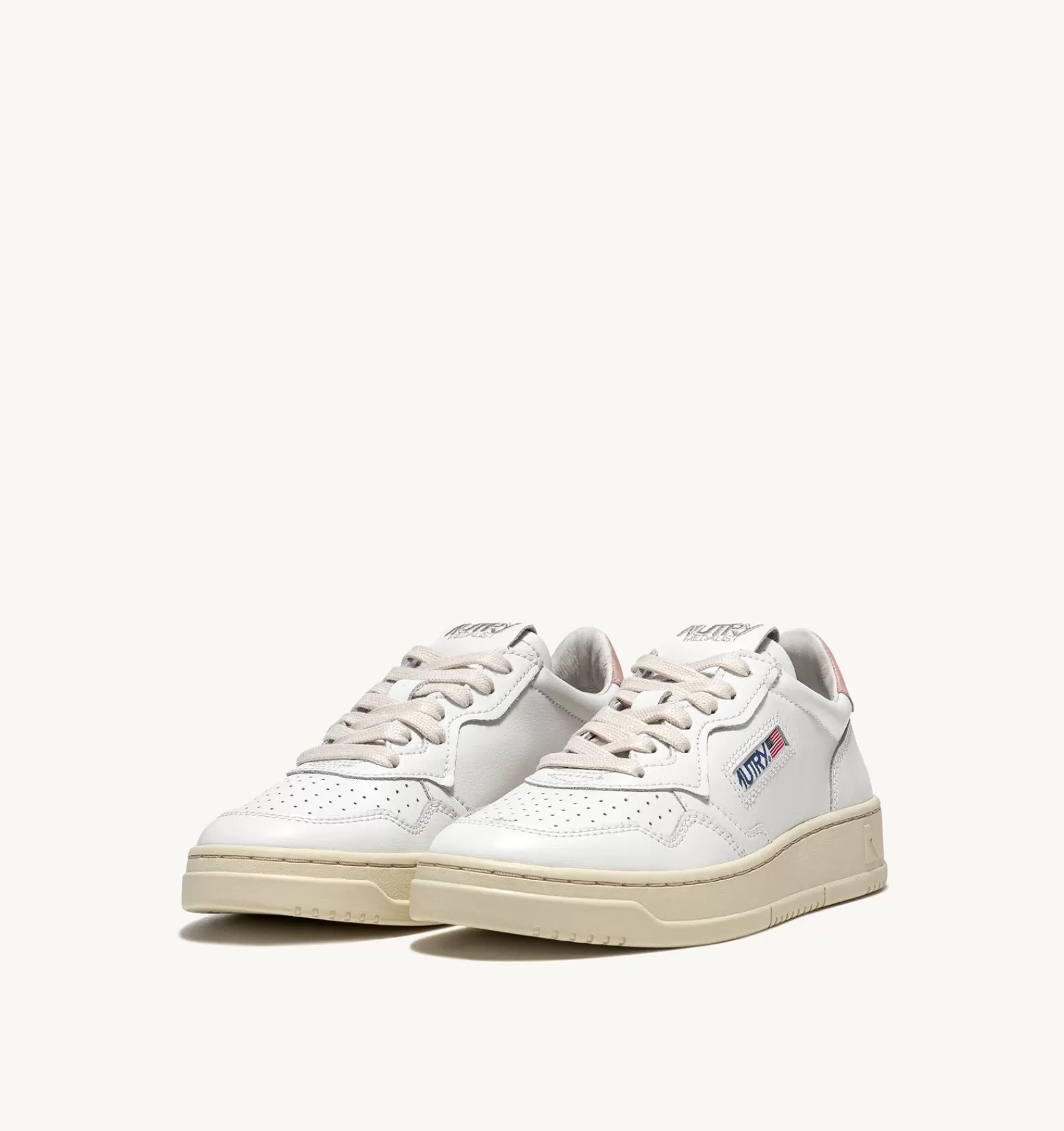 Frauen AUTRY Sneakers Medalist Low Aus Weissem Leder Mit Rosa