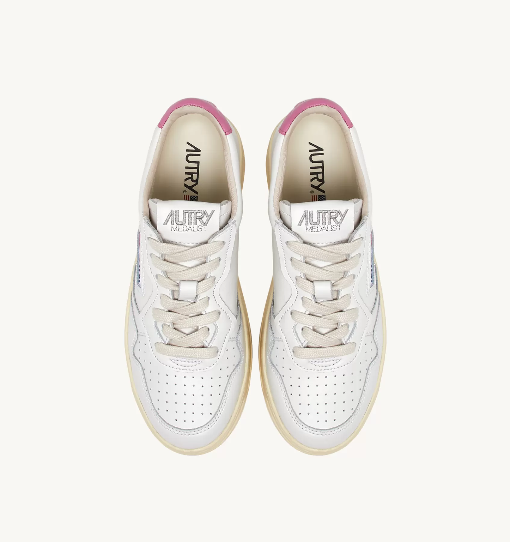 Frauen AUTRY Sneakers Medalist Low Aus Weissem Leder Mit Rosa