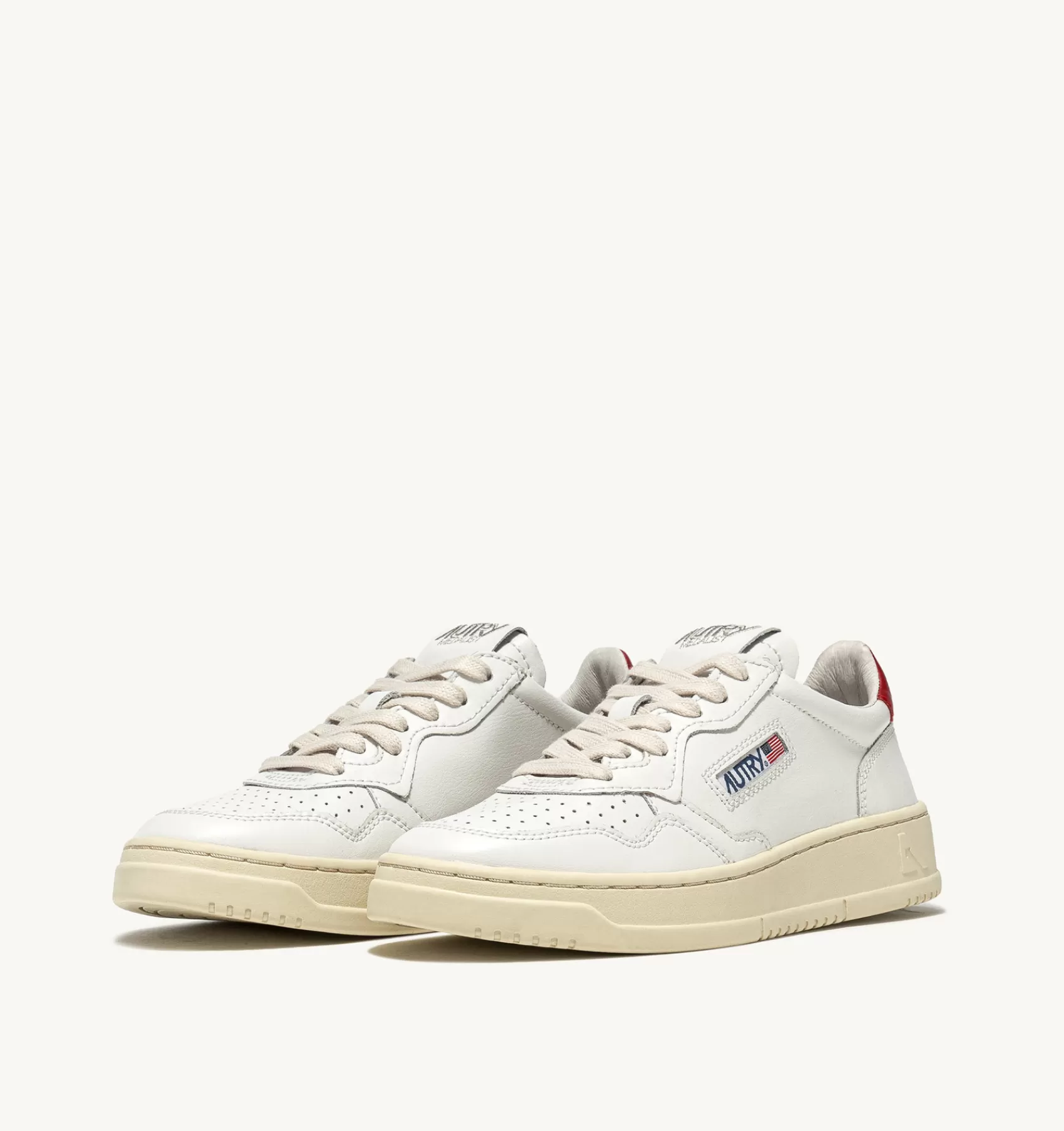 Männer AUTRY Sneakers Medalist Low Aus Weissem Leder Mit Rot