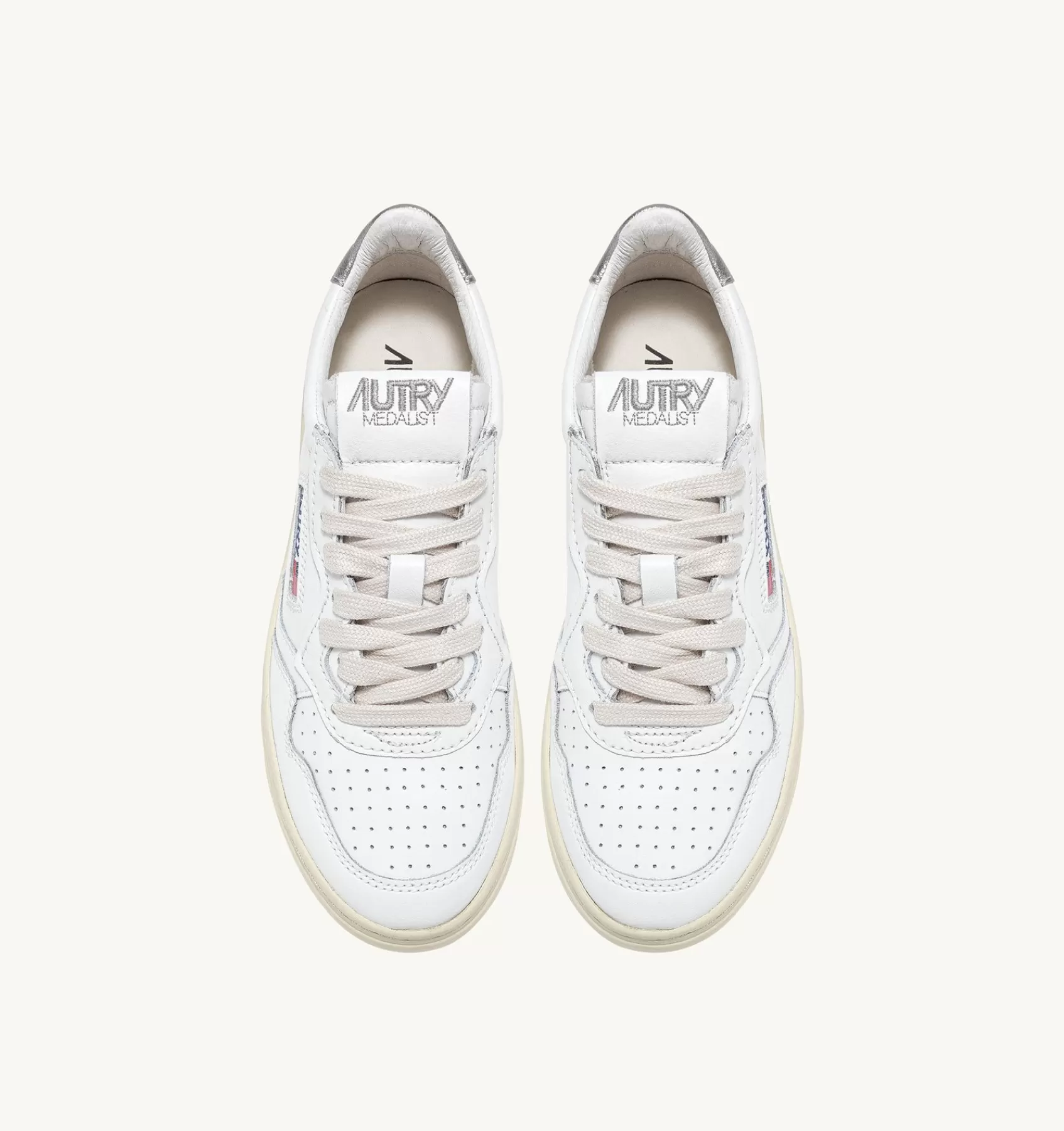 Männer AUTRY Sneakers Medalist Low Aus Weissem Leder Mit Silber