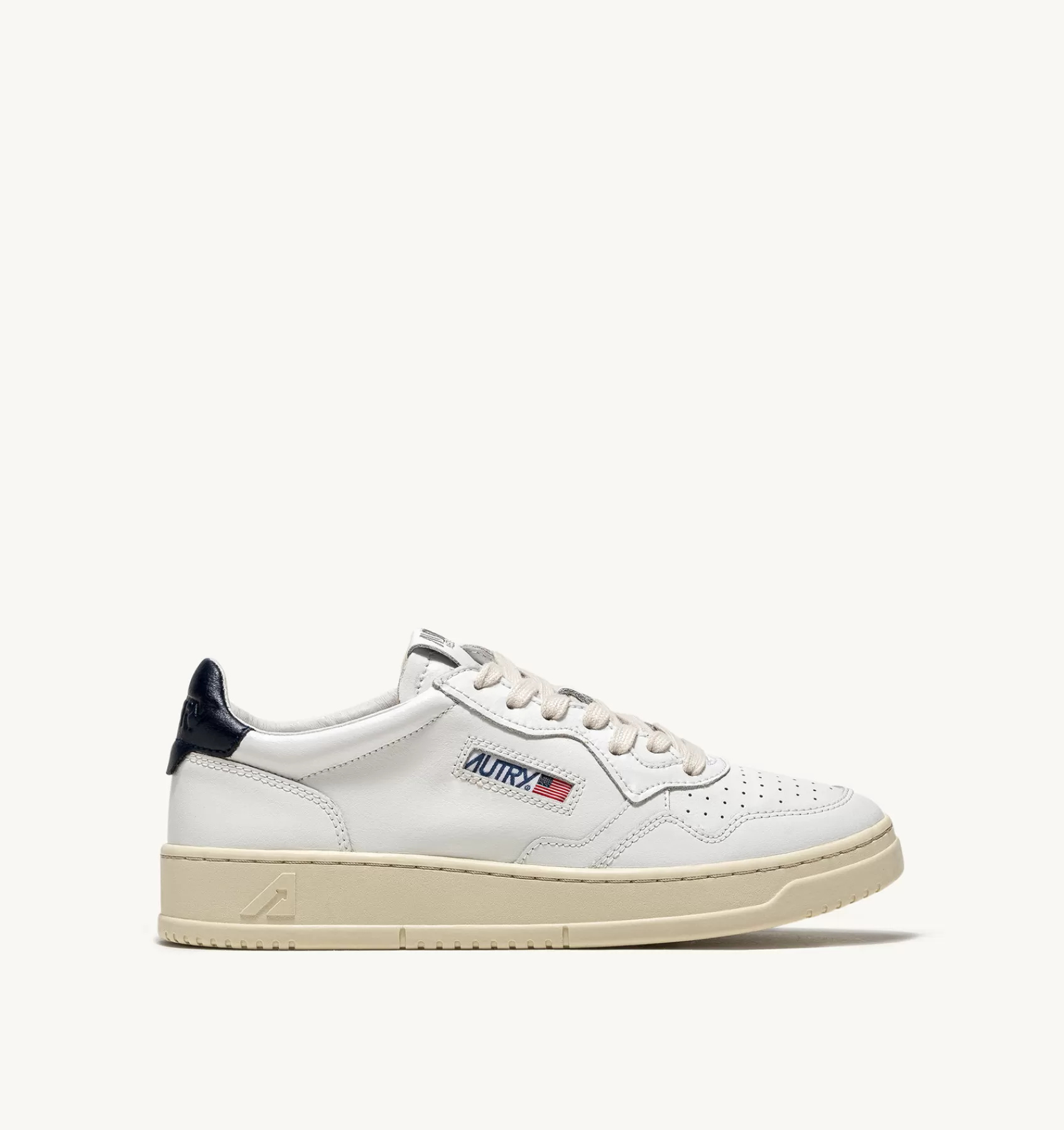 Männer AUTRY Sneakers Medalist Low Aus Weissem Leder Mit Space