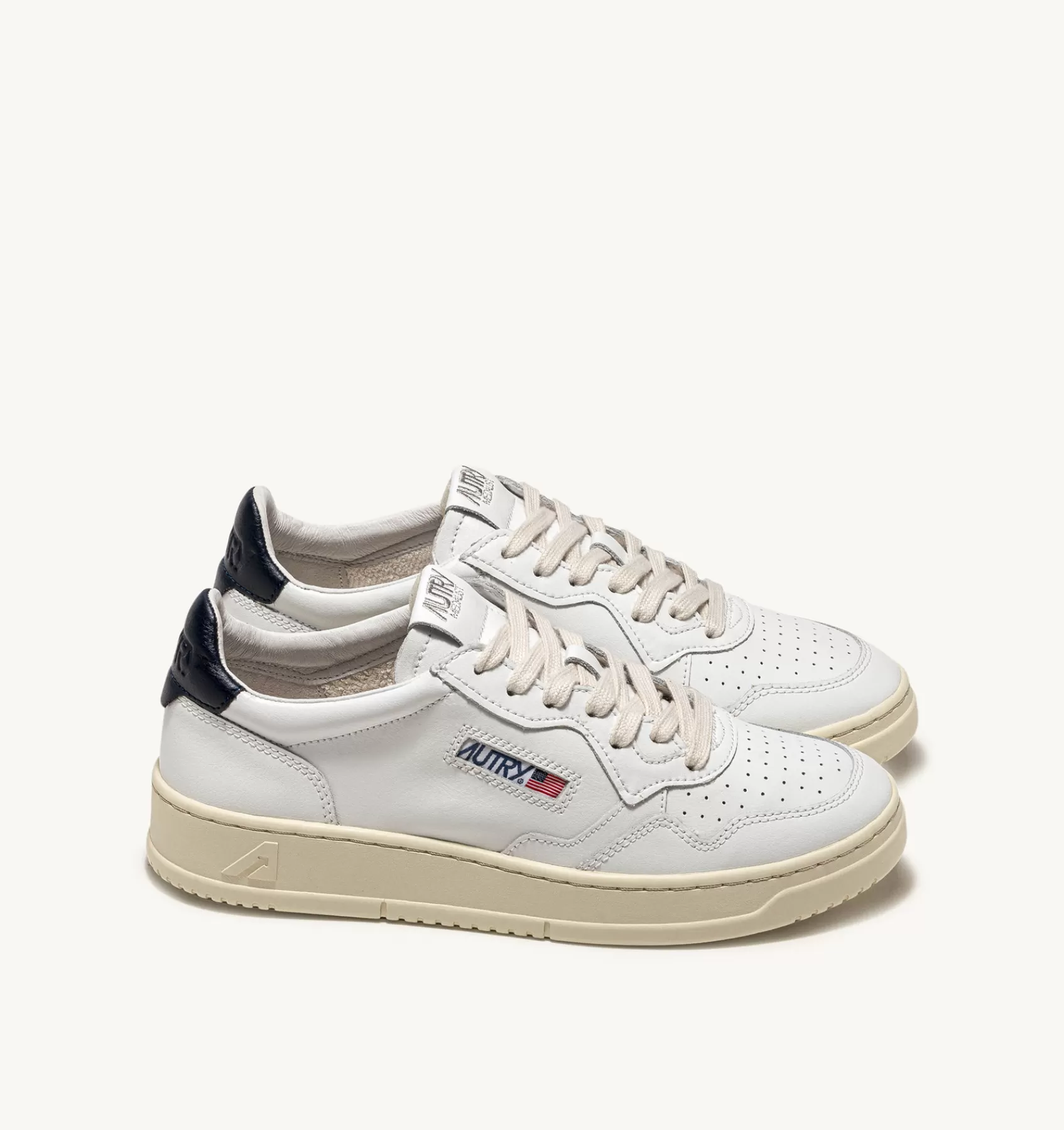 Männer AUTRY Sneakers Medalist Low Aus Weissem Leder Mit Space