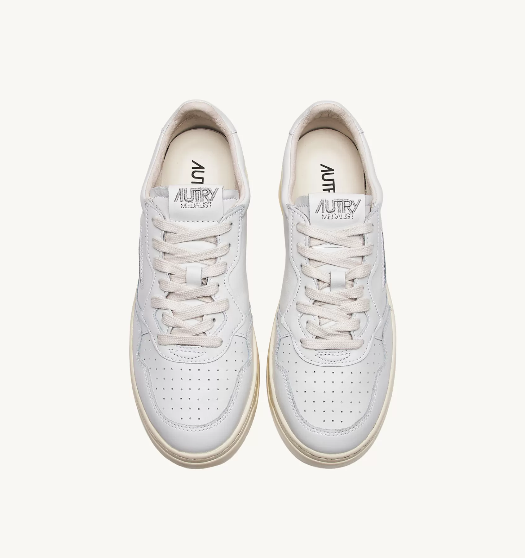 Frauen AUTRY Sneakers Medalist Low Aus Weissem Leder Und Mit Draw Action Aufdruck