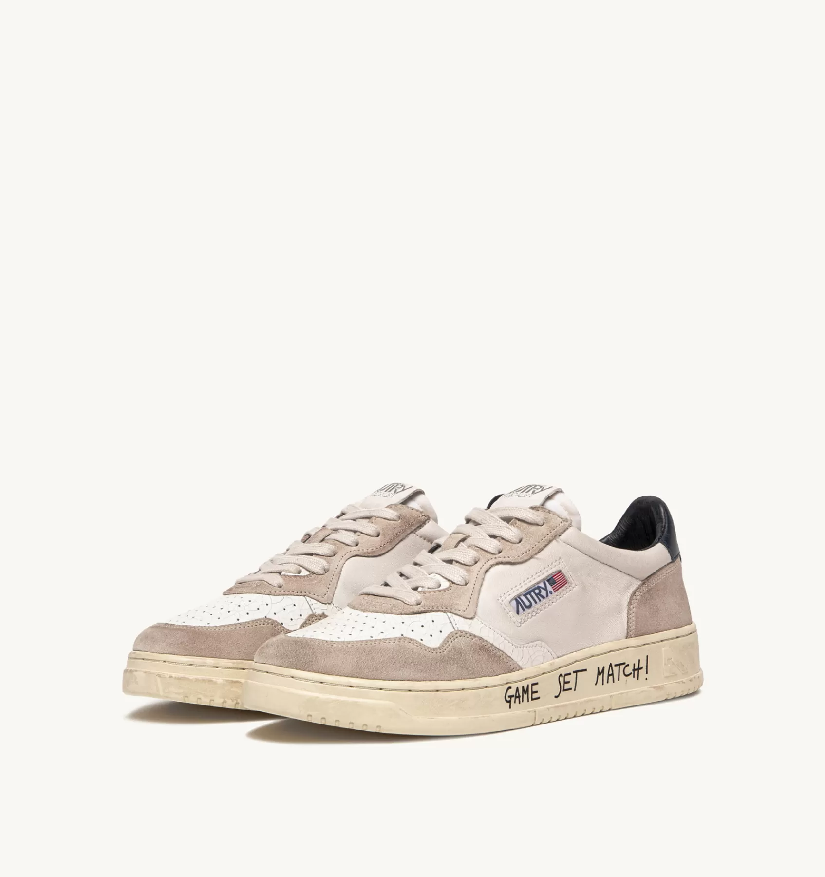 Frauen AUTRY Sneakers Medalist Low Aus Wildleder In Weiss Und Blau