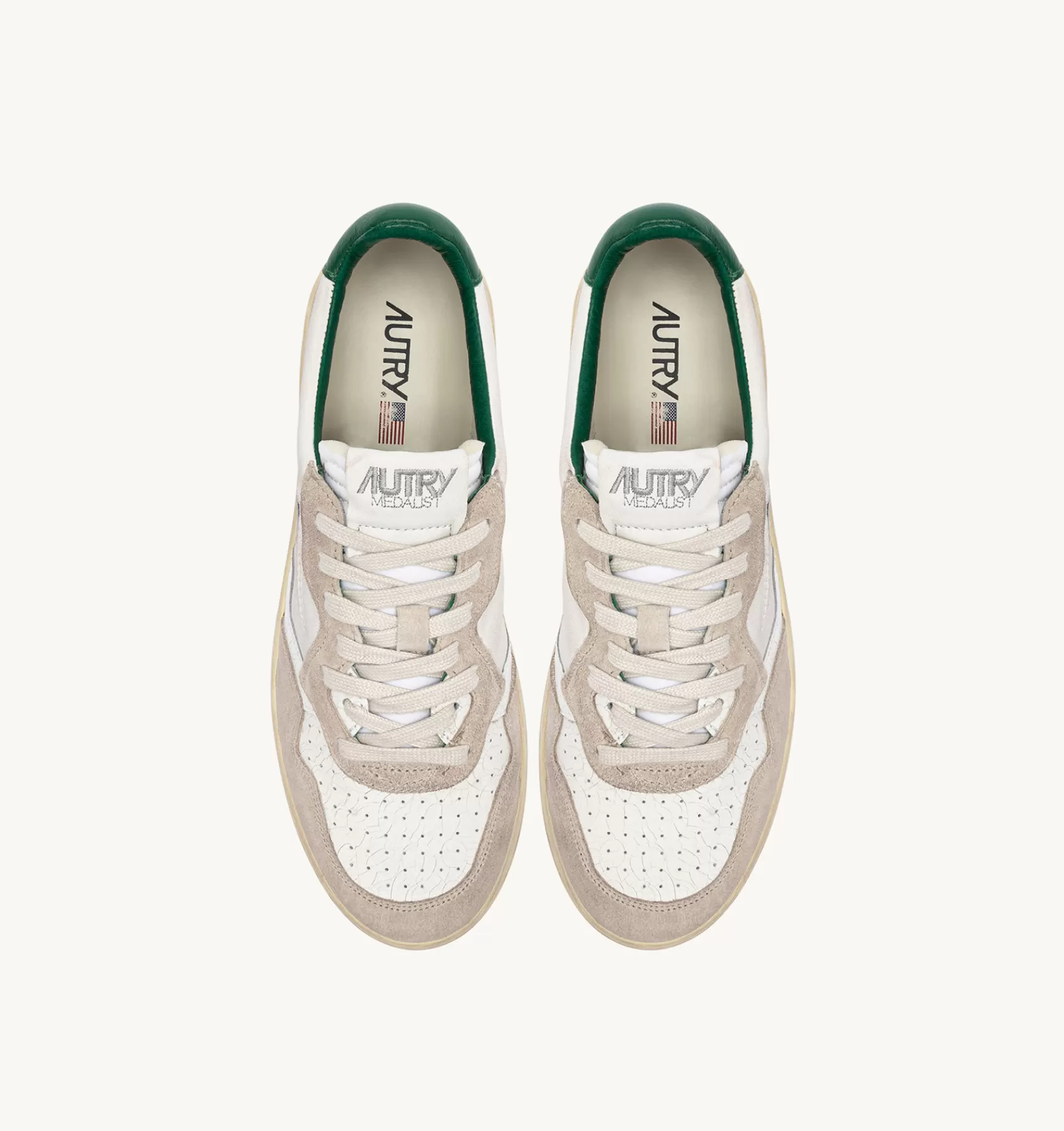Frauen AUTRY Sneakers Medalist Low Aus Wildleder In Weiss Und Grun