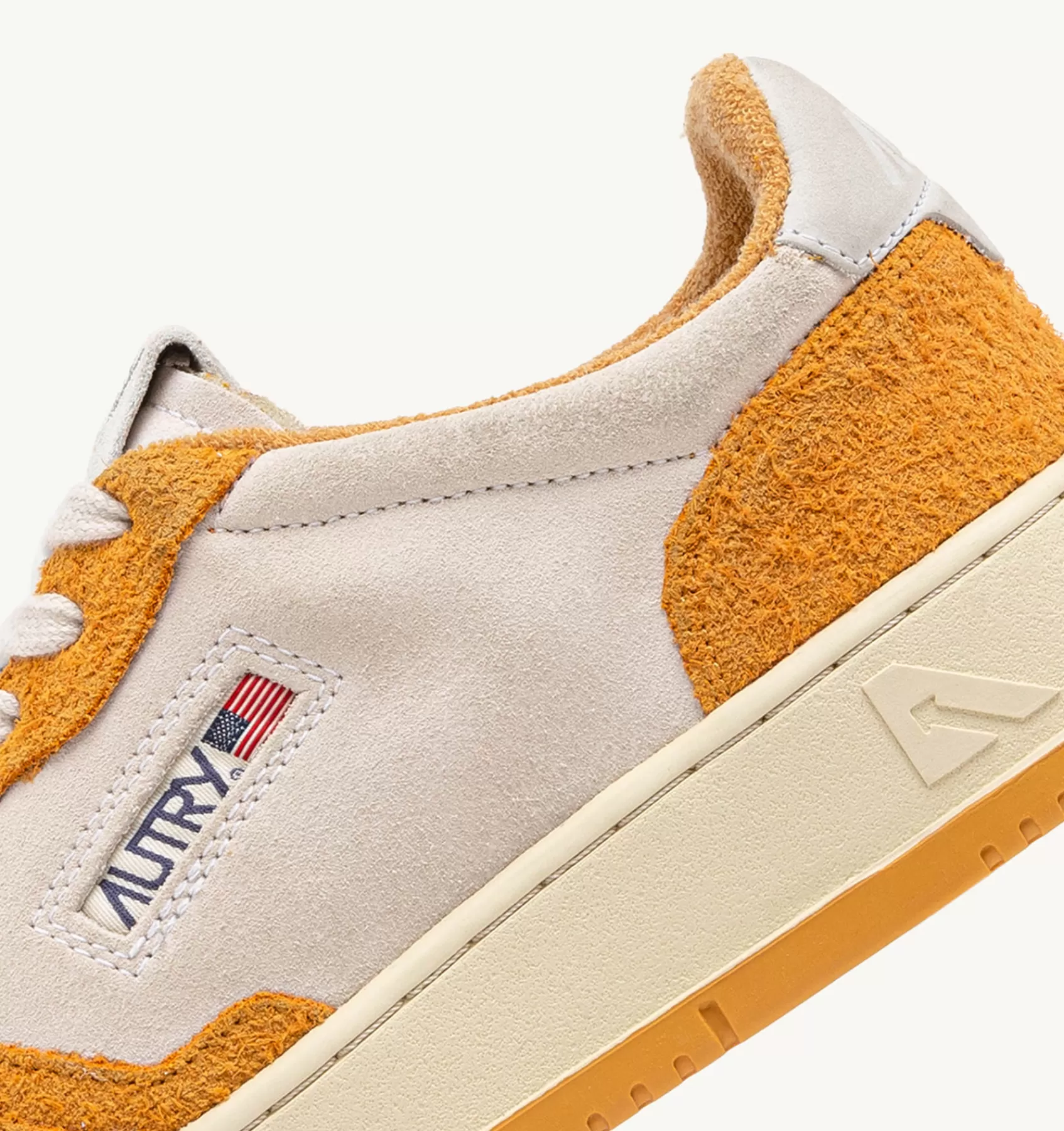 Männer AUTRY Sneakers Medalist Low Aus Wildleder In Weiss Und Wildleder Mit