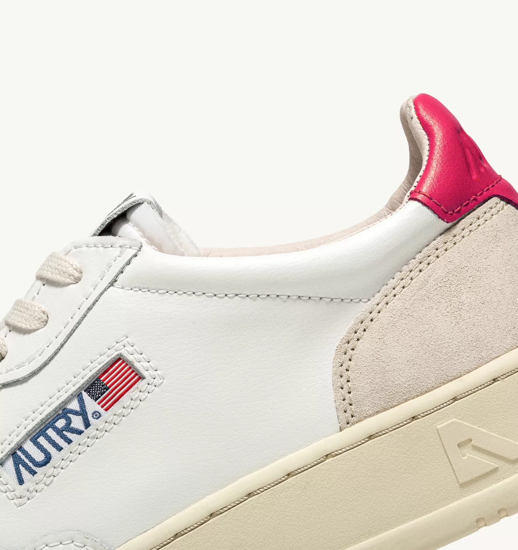 Frauen AUTRY Sneakers Medalist Low Aus Wildleder Und Leder In Weiss Und Bubble