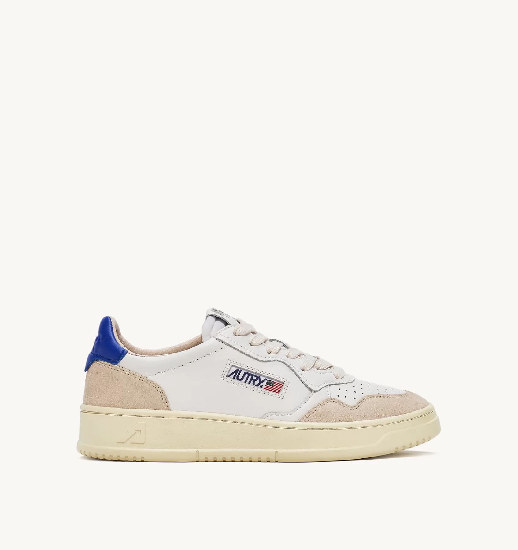 Frauen AUTRY Sneakers Medalist Low Aus Wildleder Und Leder In Weiss Und Prince Blue