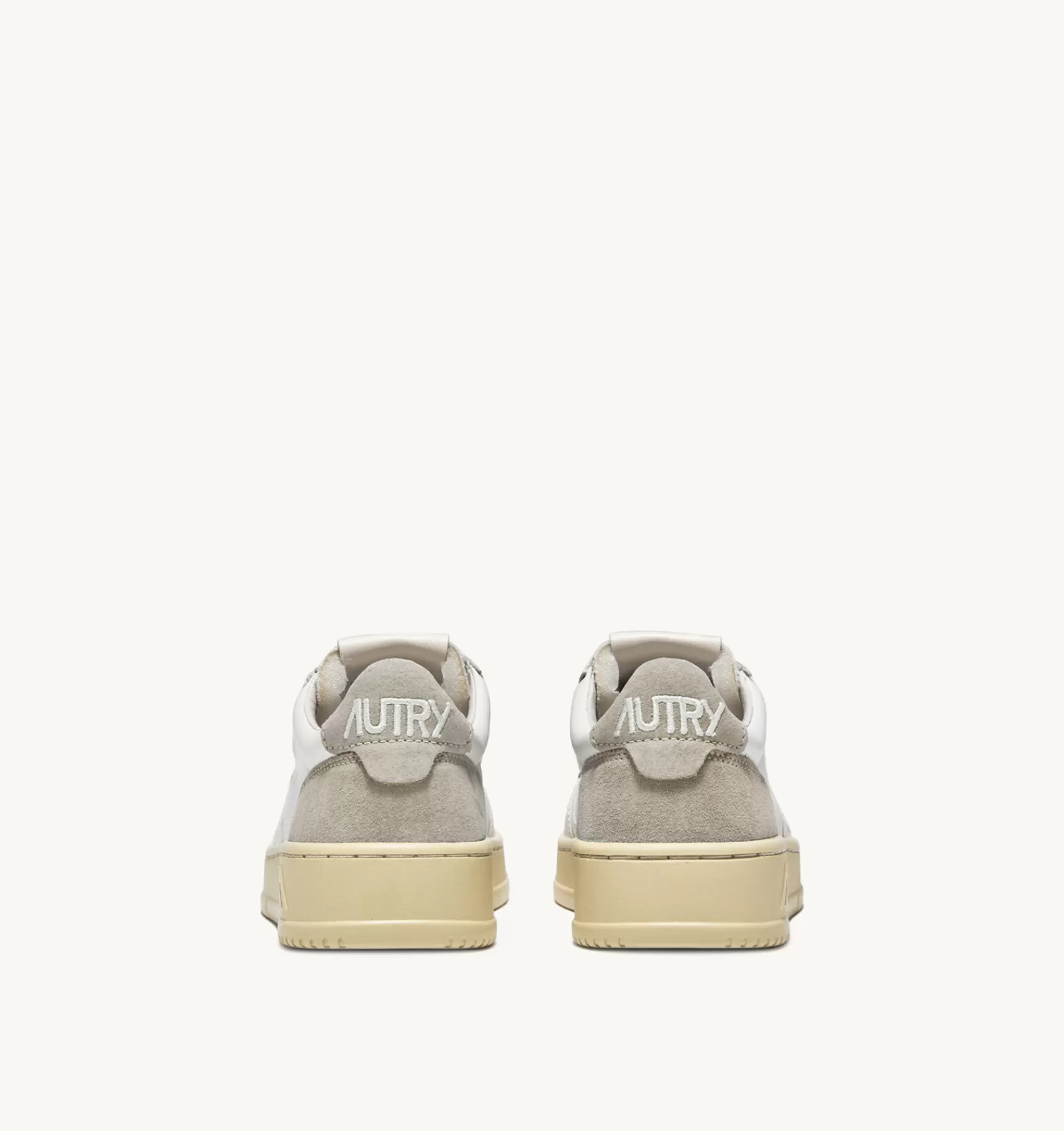 Frauen AUTRY Sneakers Medalist Low Aus Wildleder Und Leder In Weiss Und Sandfarbe