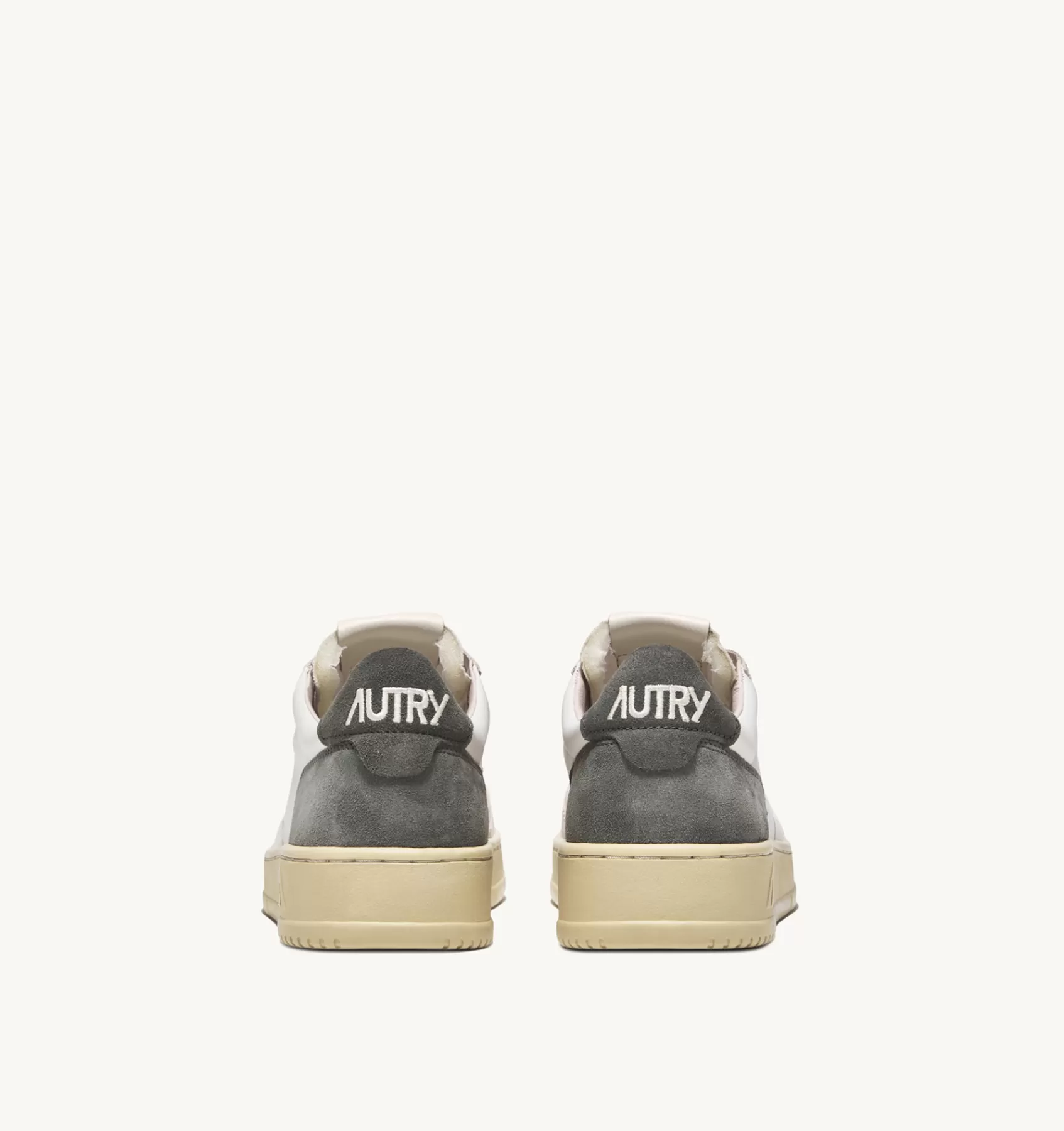 Frauen AUTRY Sneakers Medalist Low Aus Wildleder Und Leder In Weiss Und Tarnfarbe