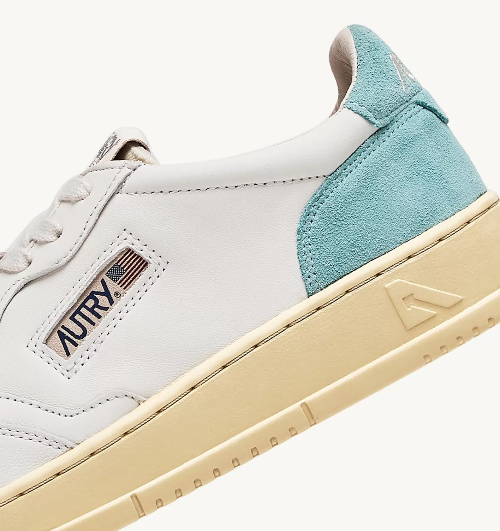 Männer AUTRY Sneakers Medalist Low Aus Wildleder Und Leder In Weiss Und Turkis