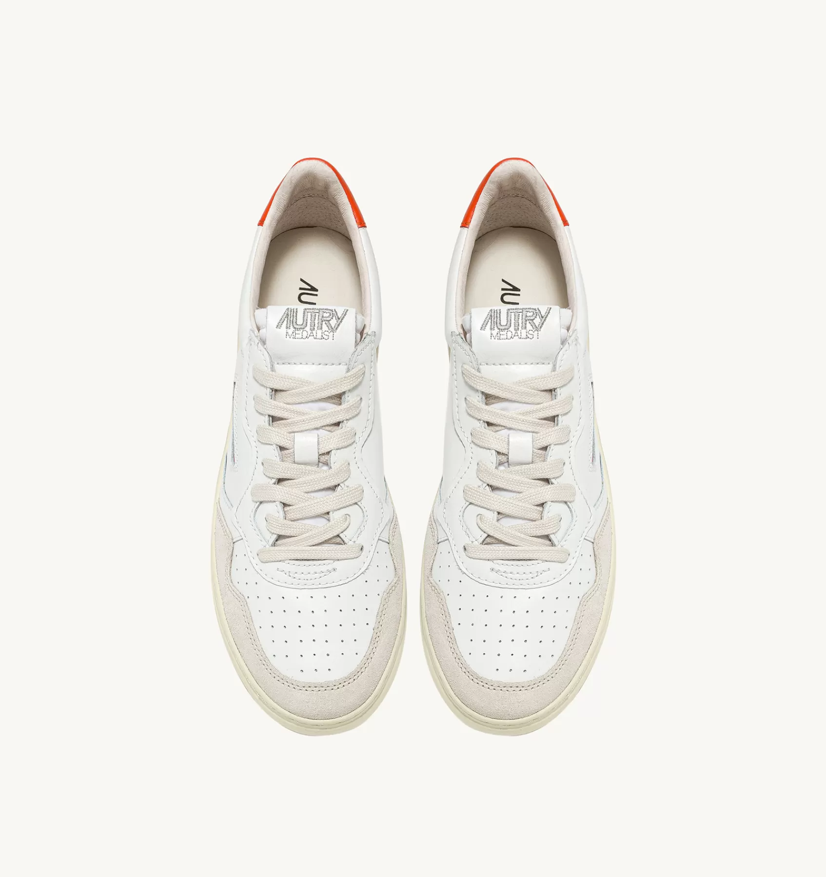 Männer AUTRY Sneakers Medalist Low Aus Wildleder Und Weissem Leder Mit Orange