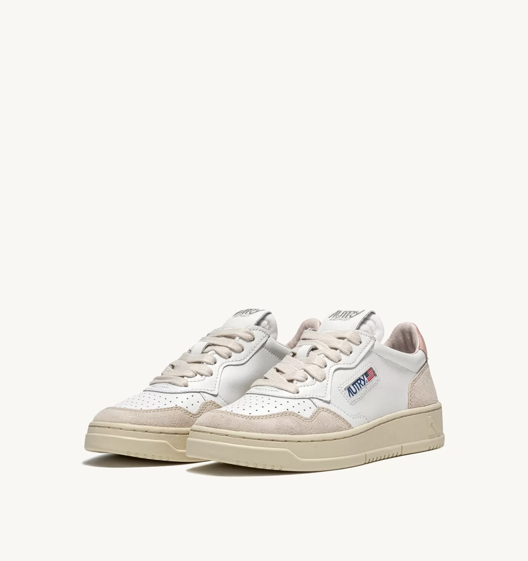 Frauen AUTRY Sneakers Medalist Low Aus Wildleder Und Weissem Leder Mit Powder