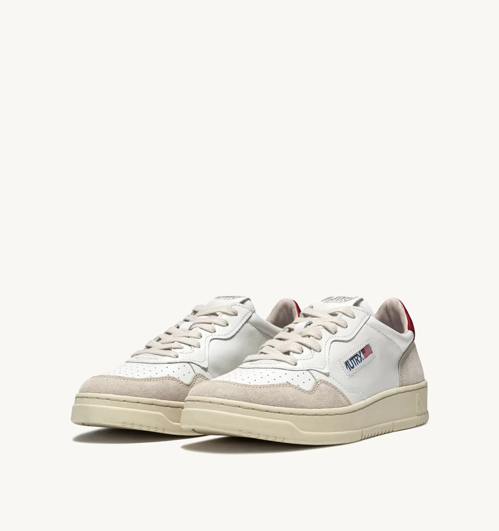 Männer AUTRY Sneakers Medalist Low Aus Wildleder Und Weissem Leder Mit Rot