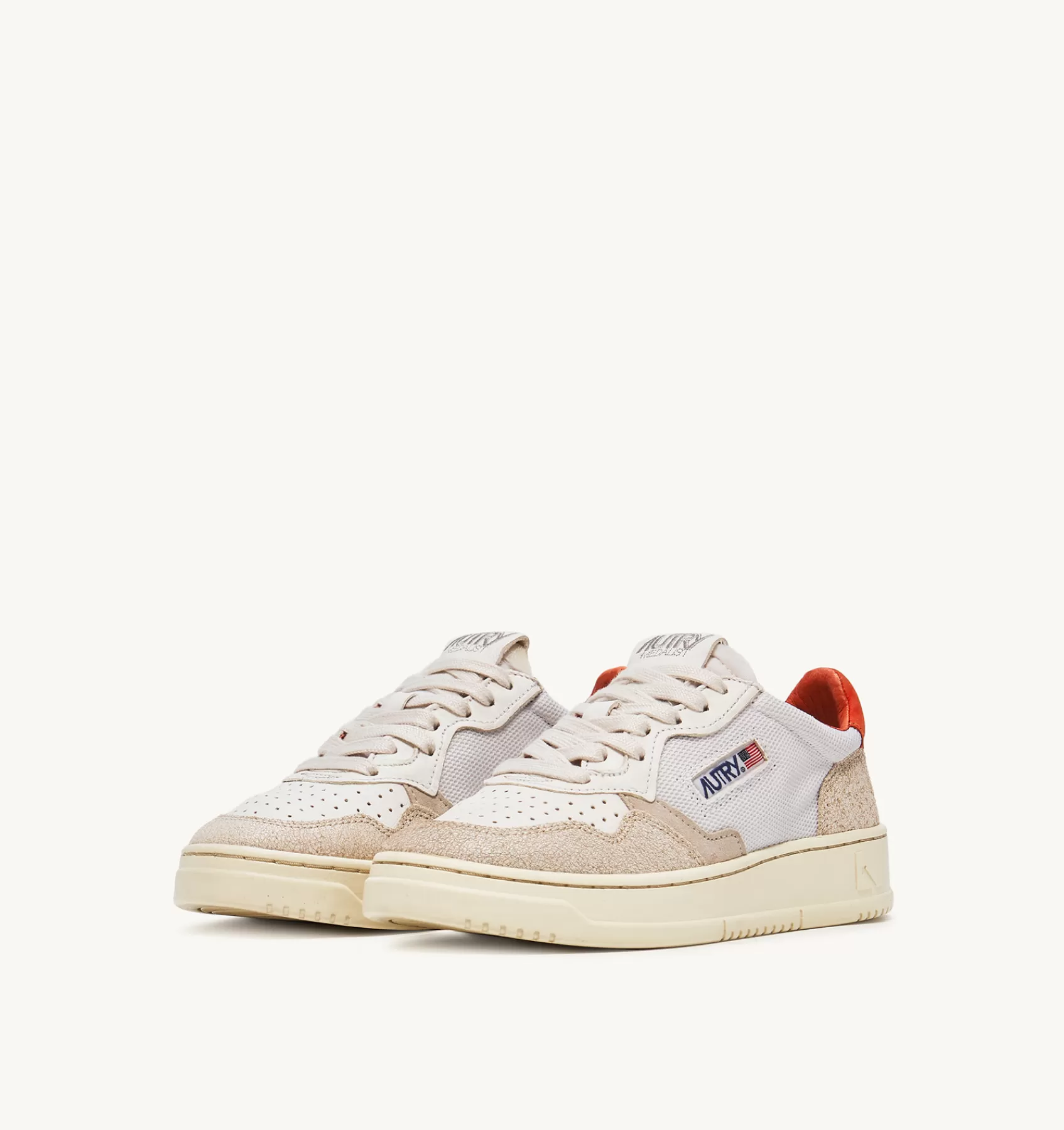 Frauen AUTRY Sneakers Medalist Low Aus Ziegen- Und Nabukleder In Weiss Und Orange