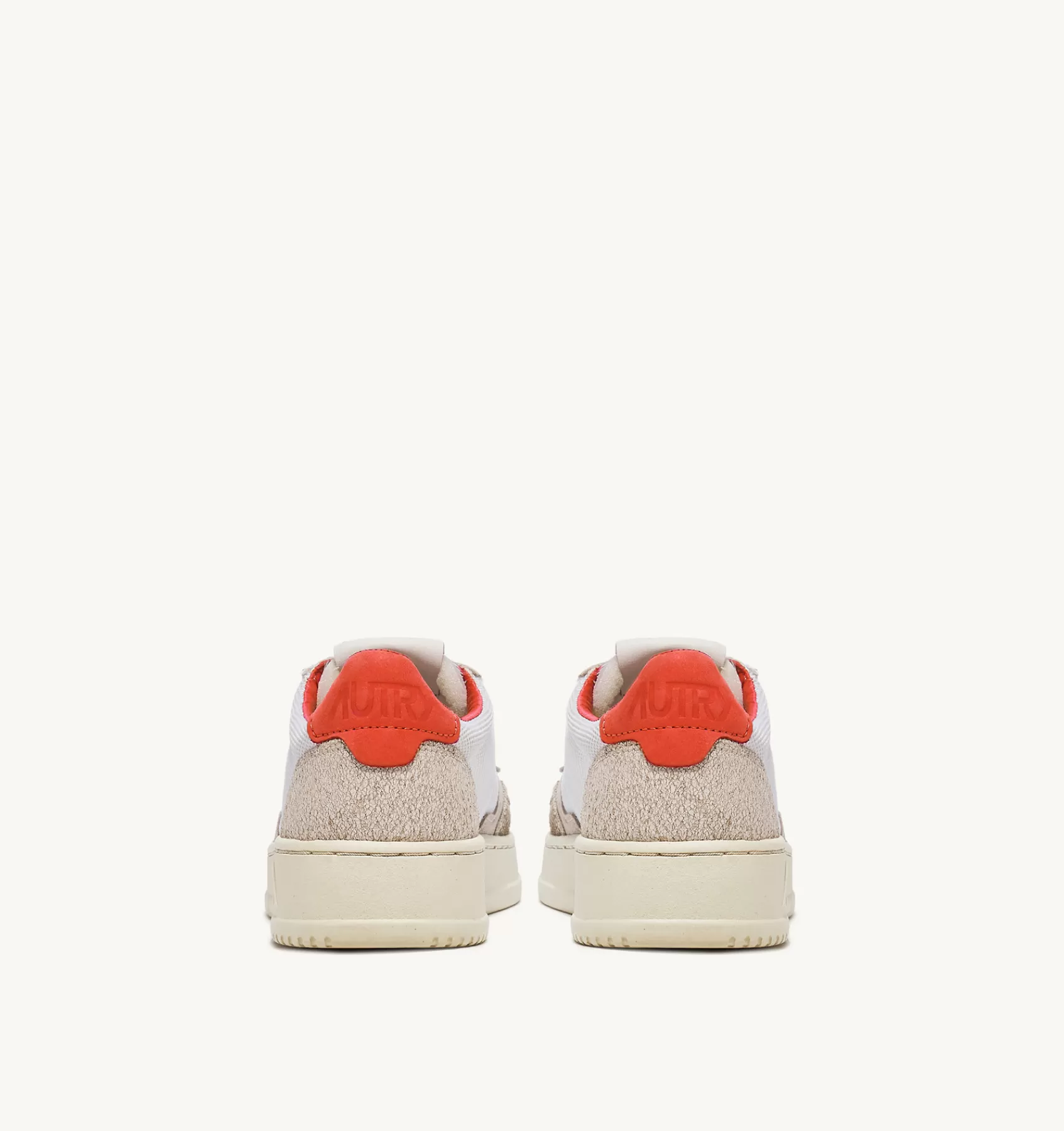 Frauen AUTRY Sneakers Medalist Low Aus Ziegen- Und Nabukleder In Weiss Und Orange