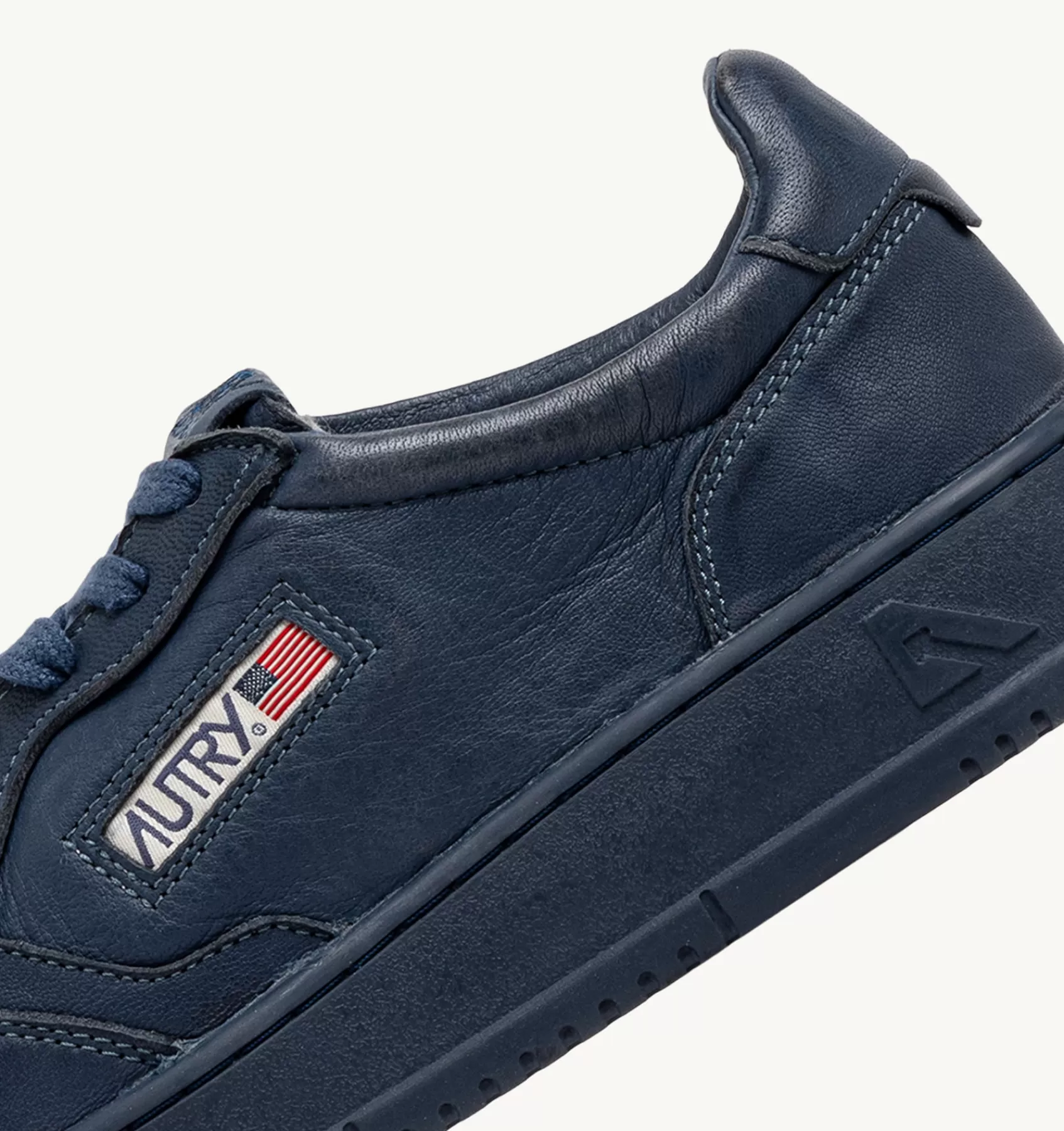 Männer AUTRY Sneakers Medalist Low Aus Ziegenleder In Dunklem Denim