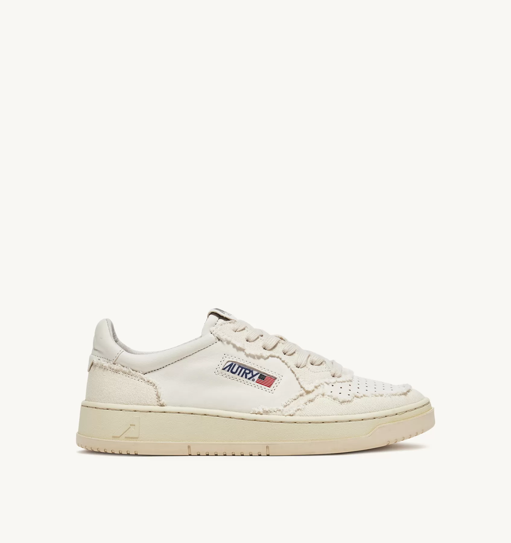 Frauen AUTRY Sneakers Medalist Low Aus Ziegenleder Und Canvas In Weiss Und Elfenbeifarbe
