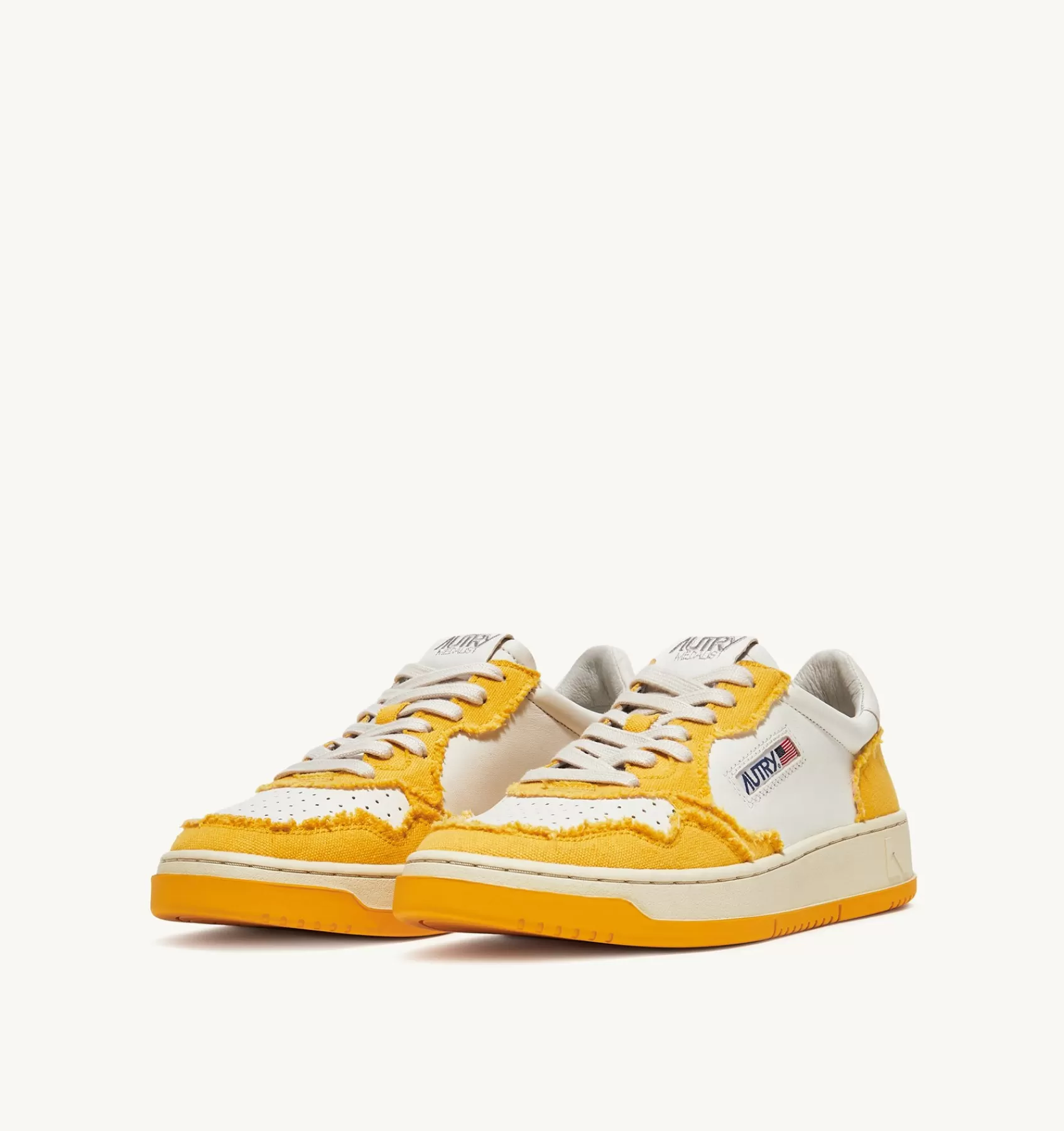 Männer AUTRY Sneakers Medalist Low Aus Ziegenleder Und Canvas In Weiss Und Mango