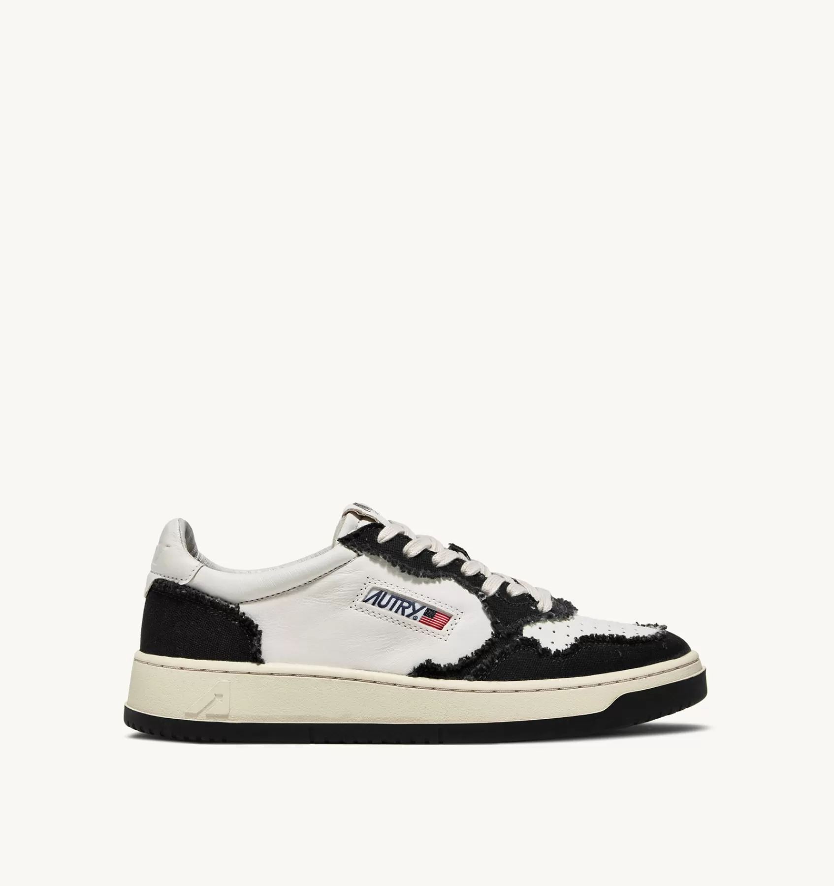 Frauen AUTRY Sneakers Medalist Low Aus Ziegenleder Und Zweifarbigem Canvas In Weiss Und Schwarz