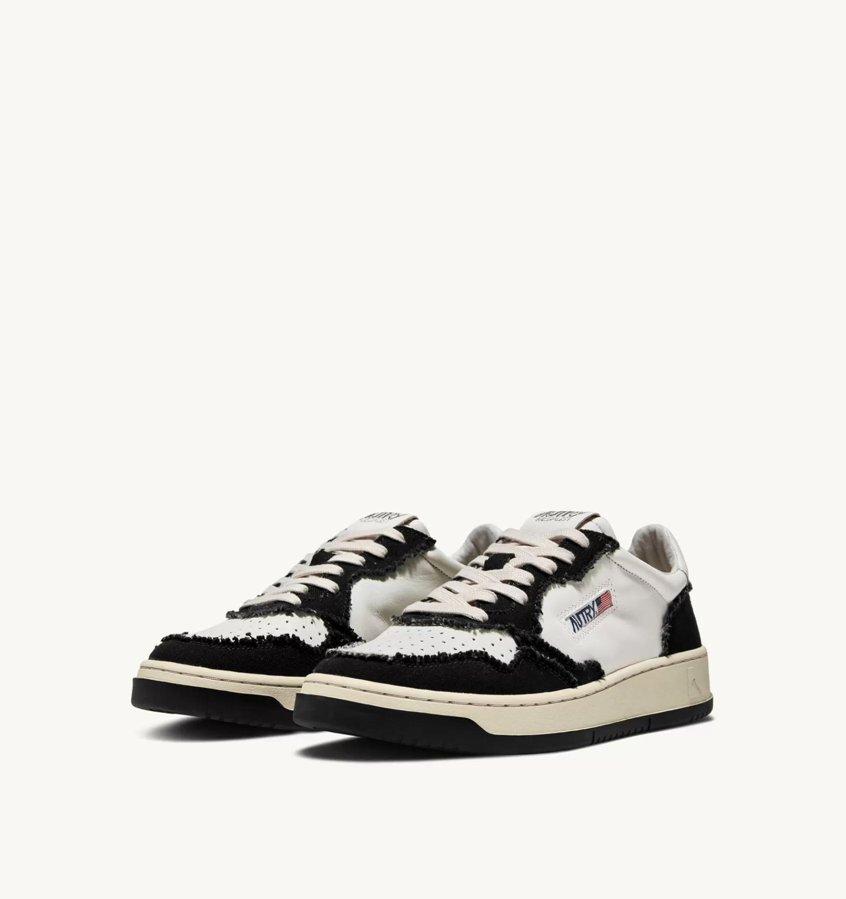 Frauen AUTRY Sneakers Medalist Low Aus Ziegenleder Und Zweifarbigem Canvas In Weiss Und Schwarz