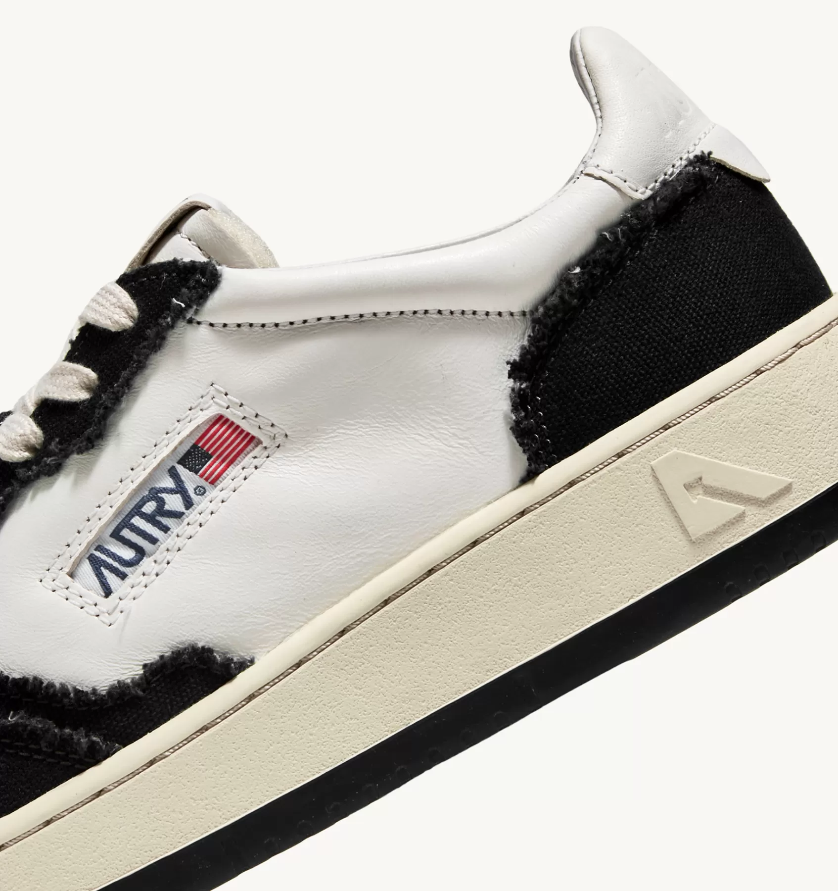 Frauen AUTRY Sneakers Medalist Low Aus Ziegenleder Und Zweifarbigem Canvas In Weiss Und Schwarz