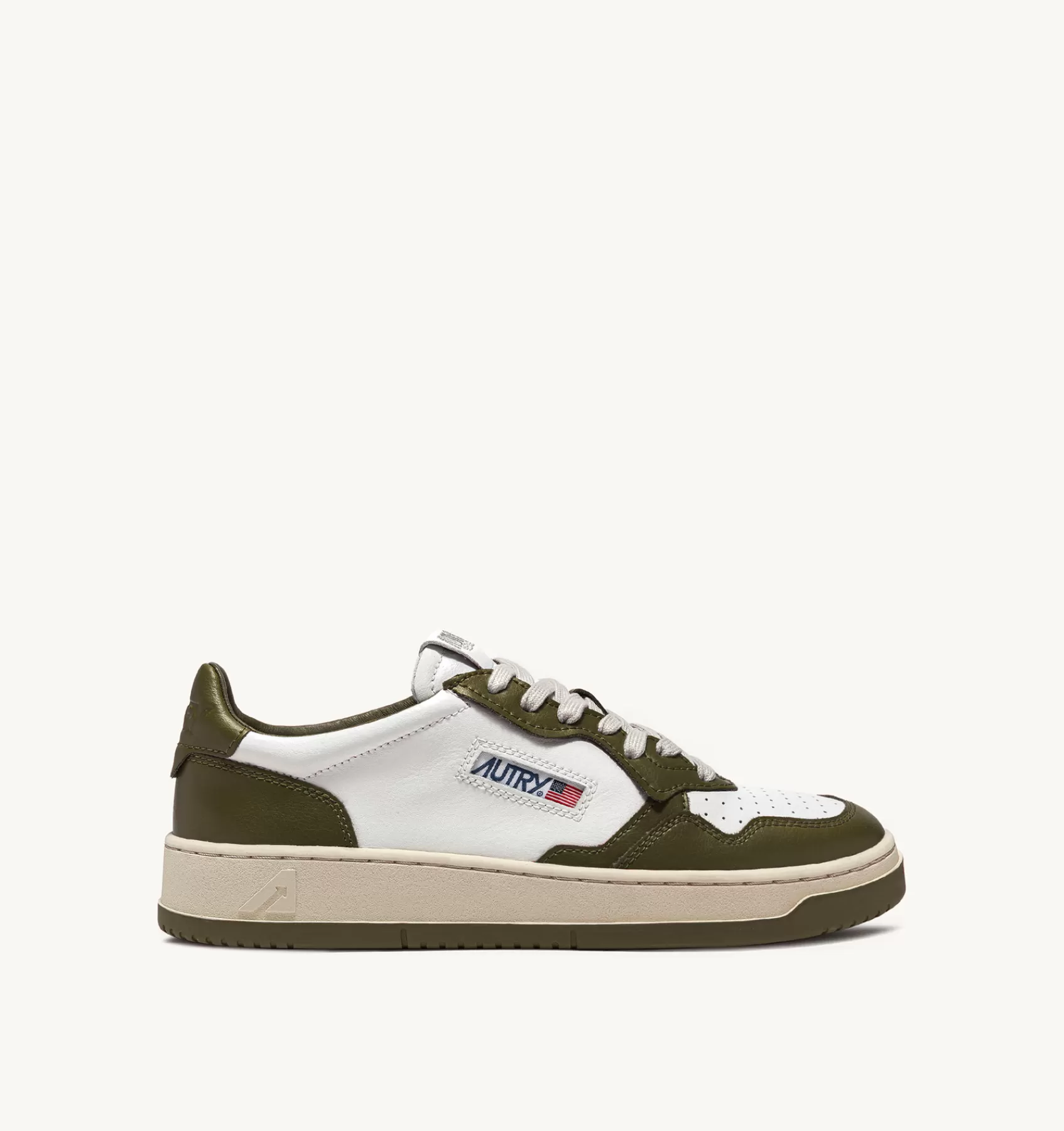 Frauen AUTRY Sneakers Medalist Low Aus Zweifarbigem Leder In Weiss Und Olivgrun