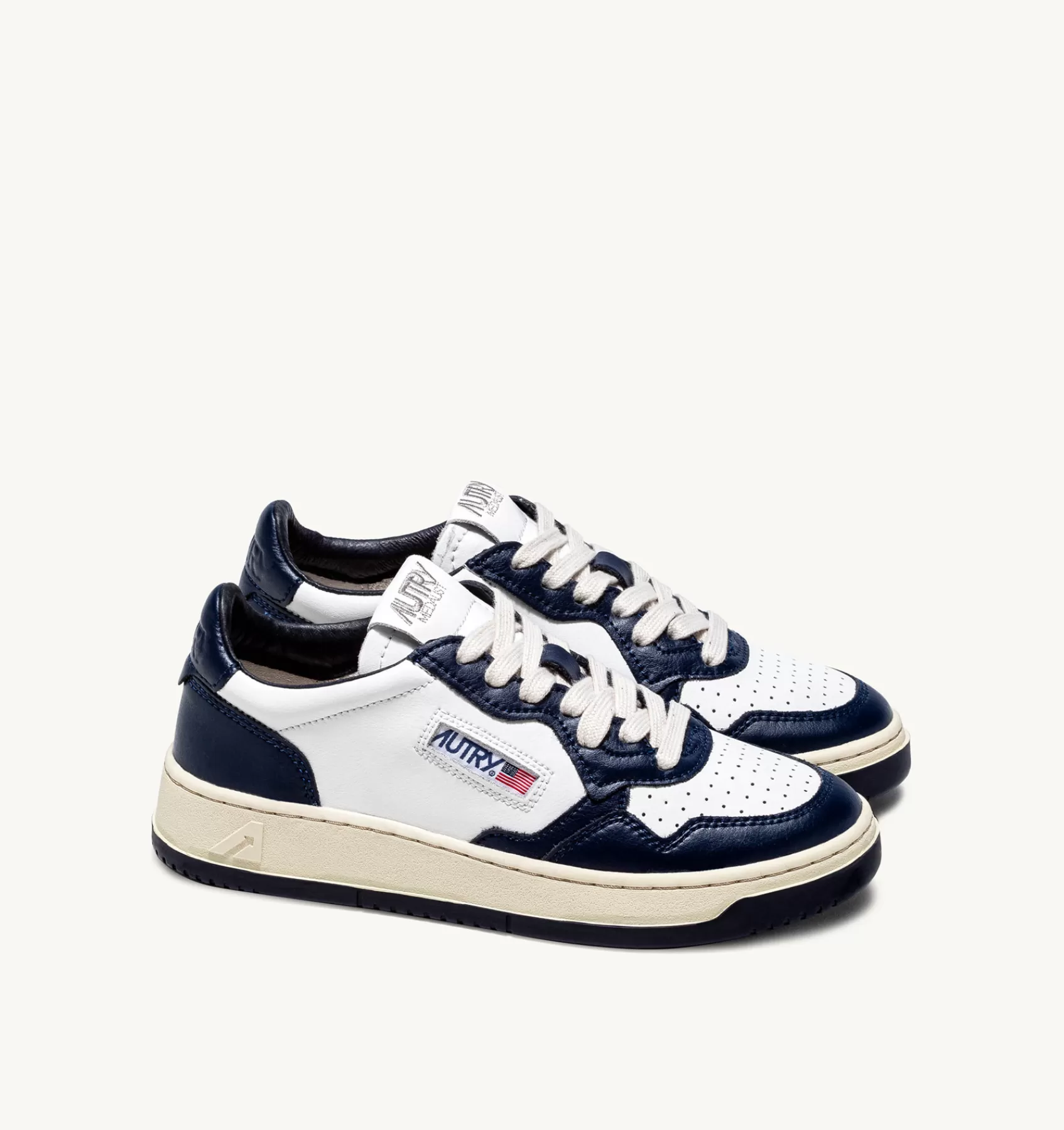 Männer AUTRY Sneakers Medalist Low Aus Zweifarbigem Leder Weiss Und Blau